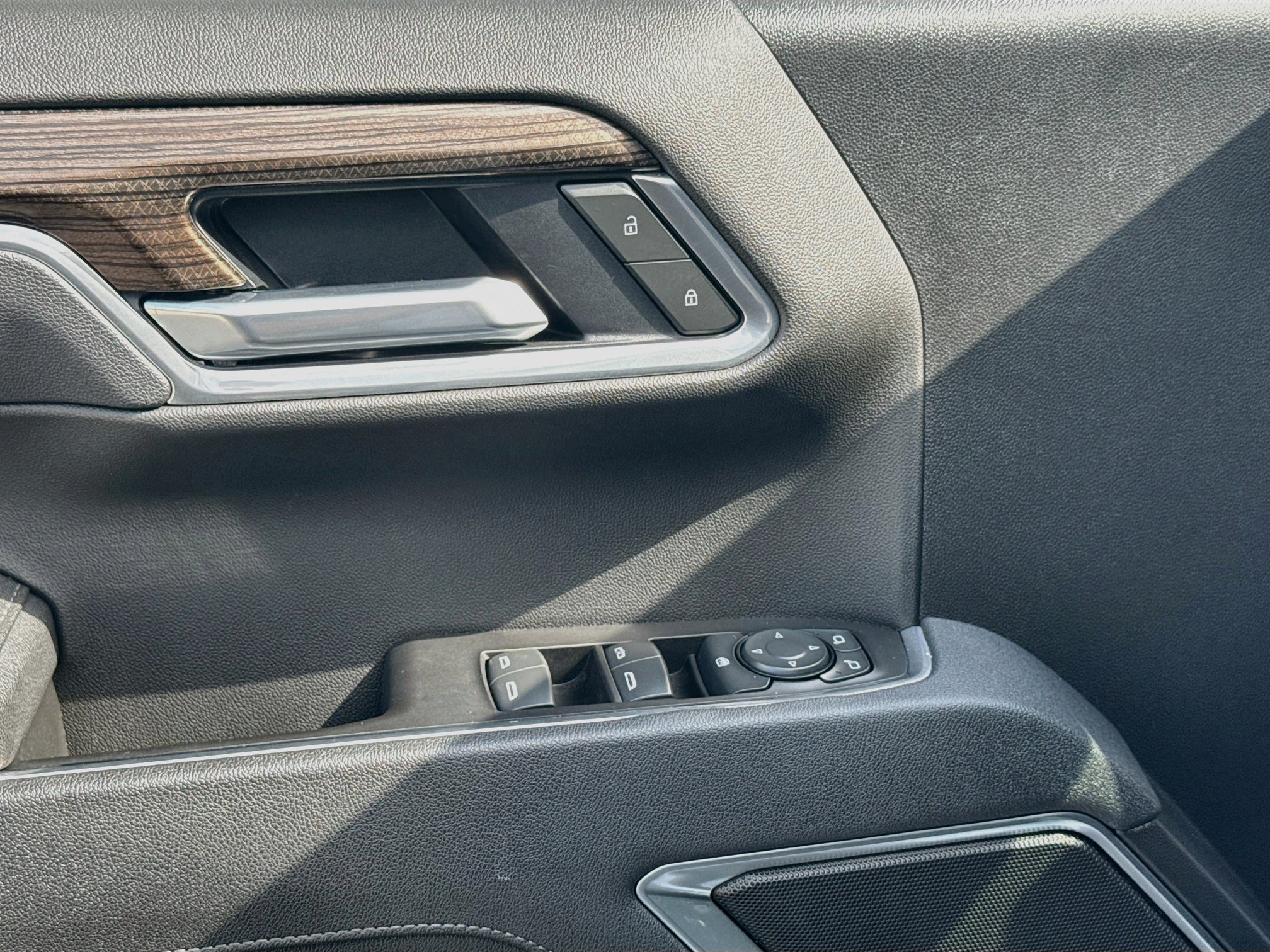 Used 2025 Chevrolet Silverado 1500 RST RWD image 14