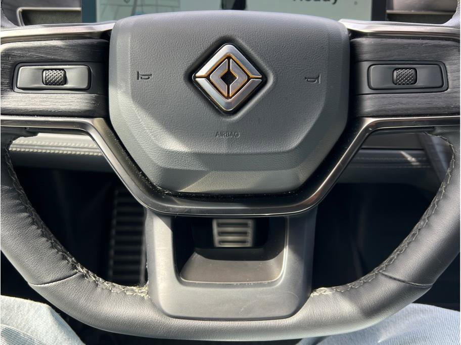 Used 2024 Rivian R1S Adventure image 14