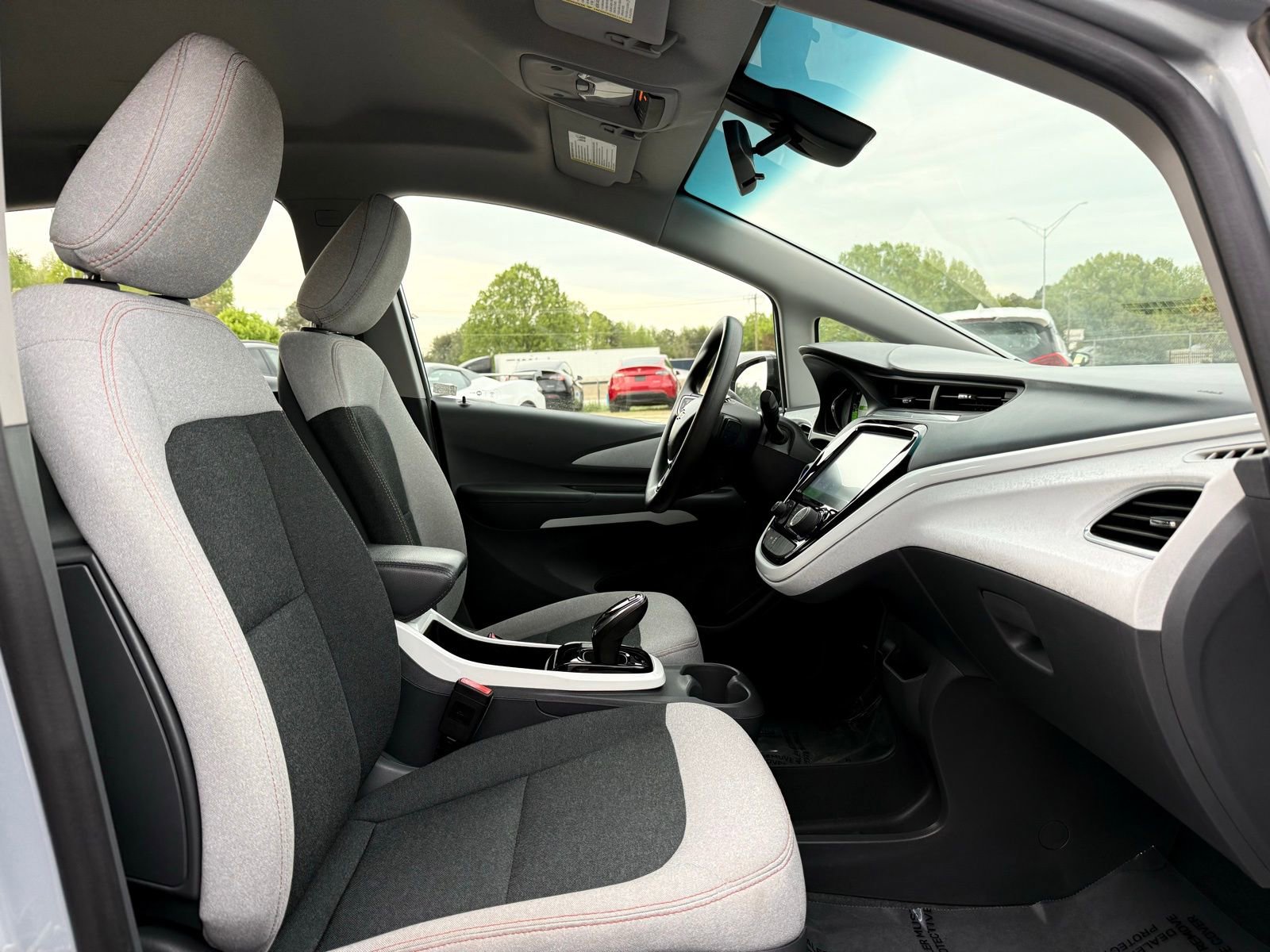 Used 2018 Chevrolet Bolt LT FWD image 24