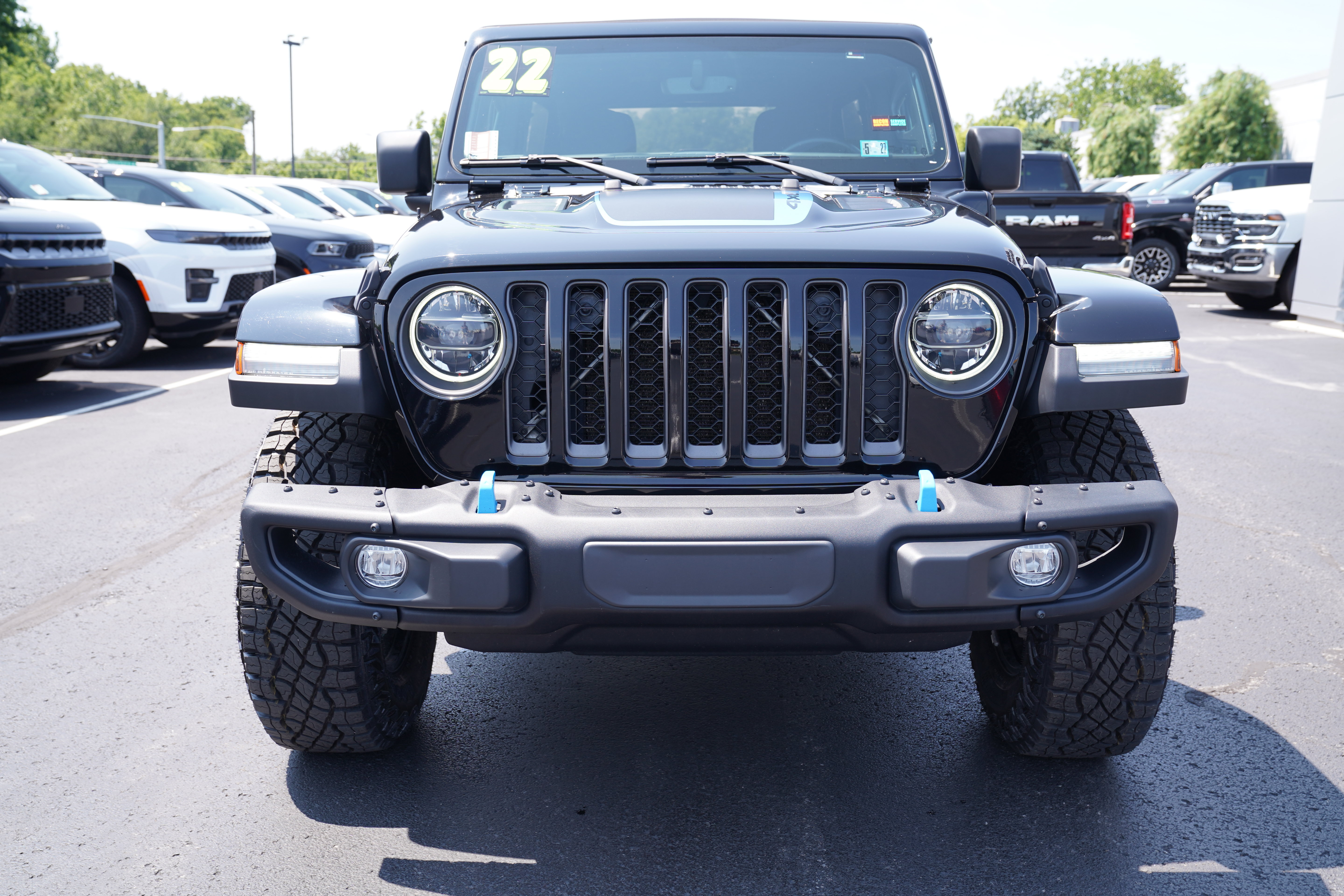 Used 2022 Jeep Wrangler Unlimited Rubicon 4xe w/ Steel Bumper Group AWD/4WD image 11