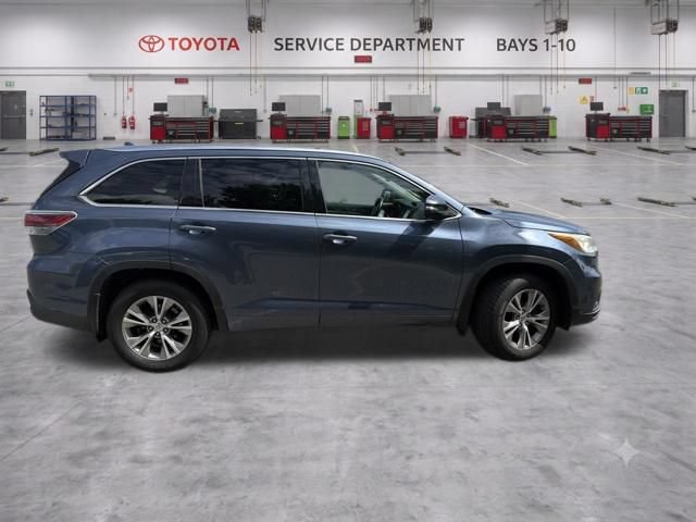 Used 2015 Toyota Highlander XLE AWD/4WD image 4