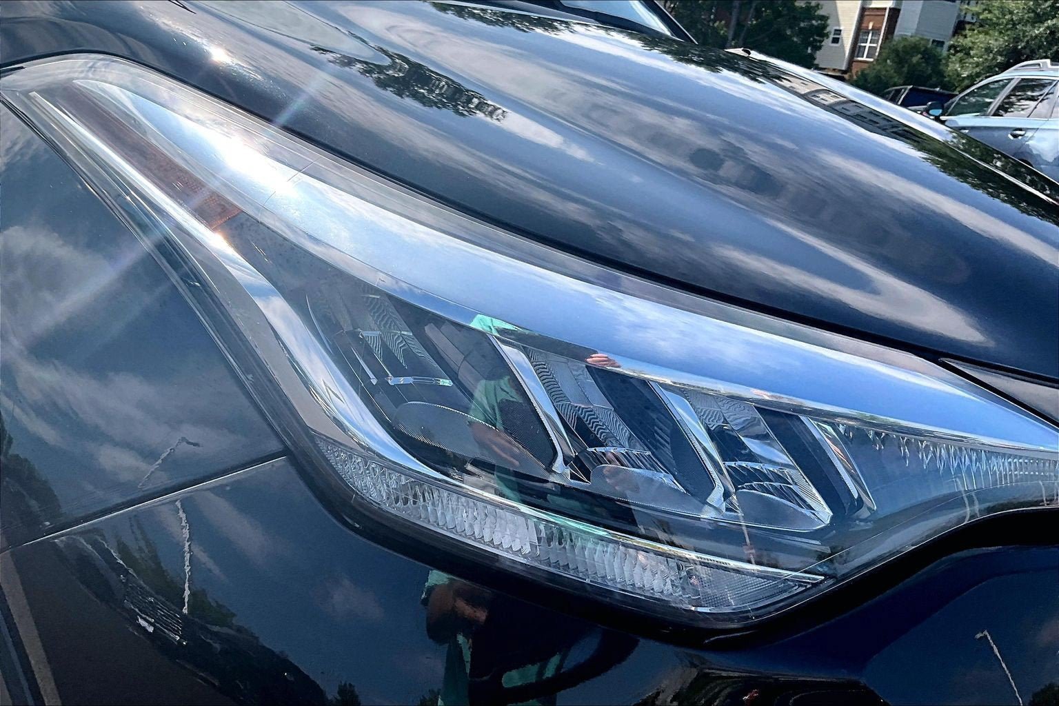 Used 2022 Toyota C-HR XLE FWD image 25
