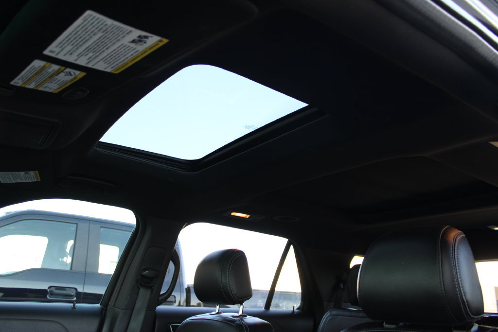 Used 2016 Ford Explorer Limited w/ Equipment Group 301A FWD image 7