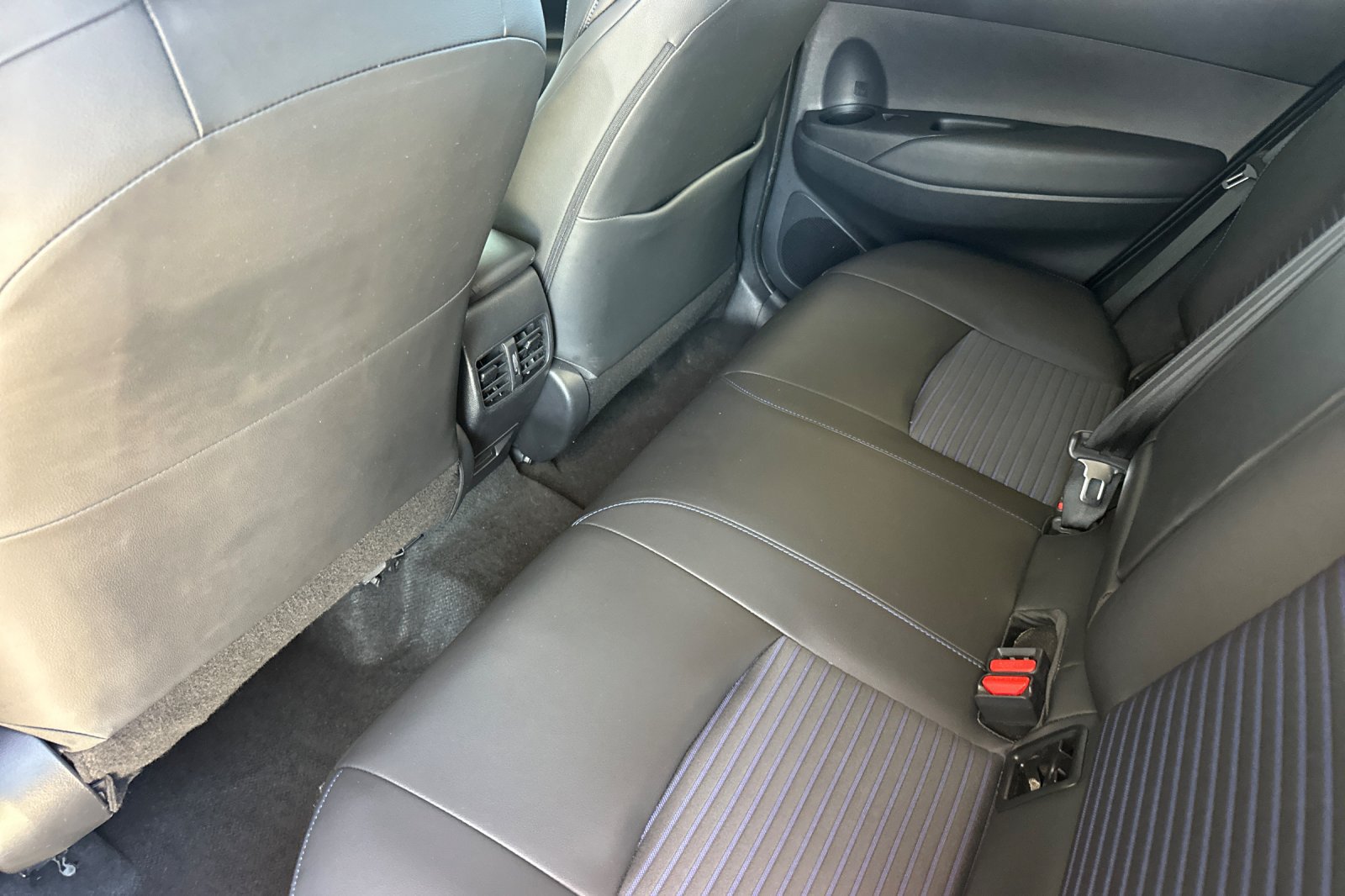 Certified 2024 Toyota Corolla Cross AWD Hybrid w/ Convenience Package image 15