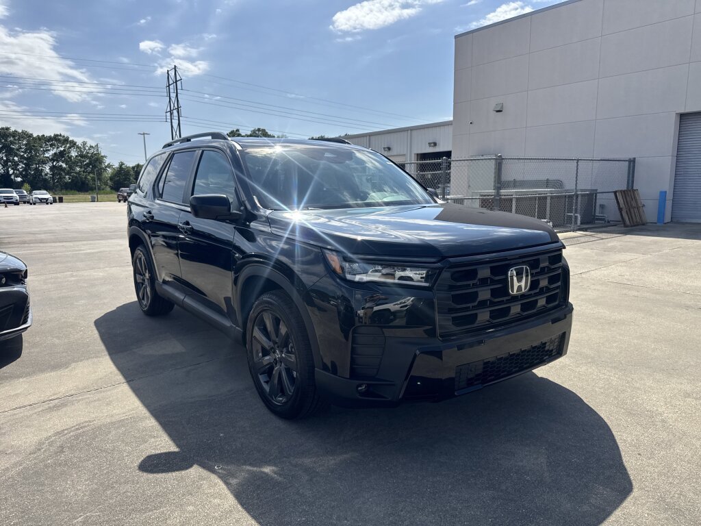 New 2026 Honda Pilot Sport image 3
