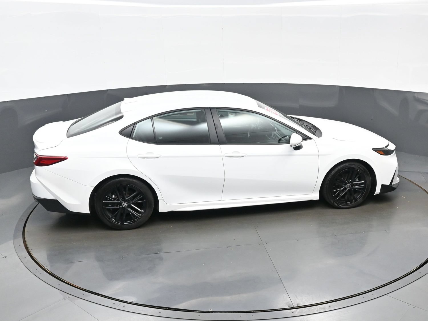 Used 2025 Toyota Camry SE FWD image 42