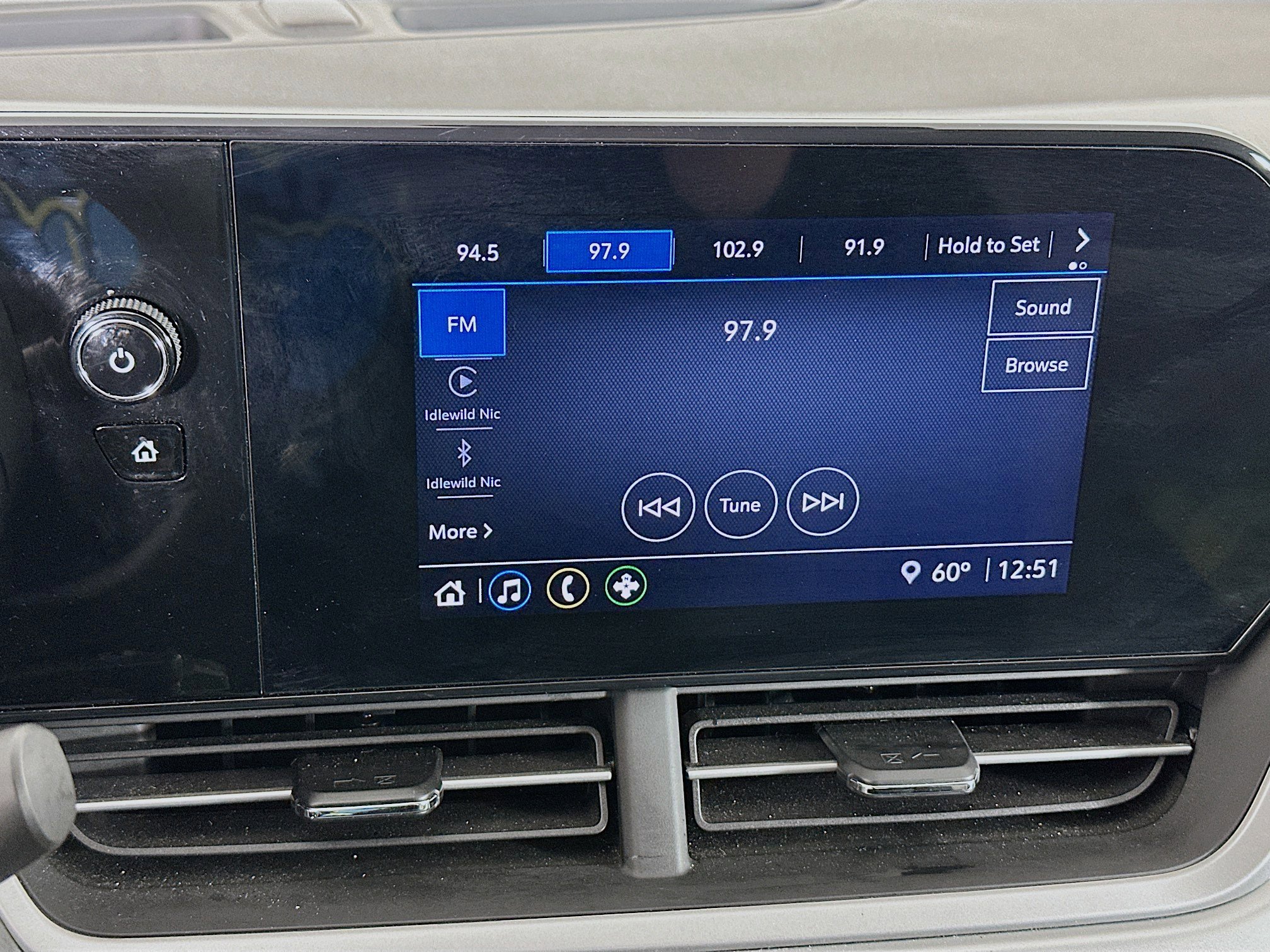 Used 2025 Chevrolet Trax LS image 21