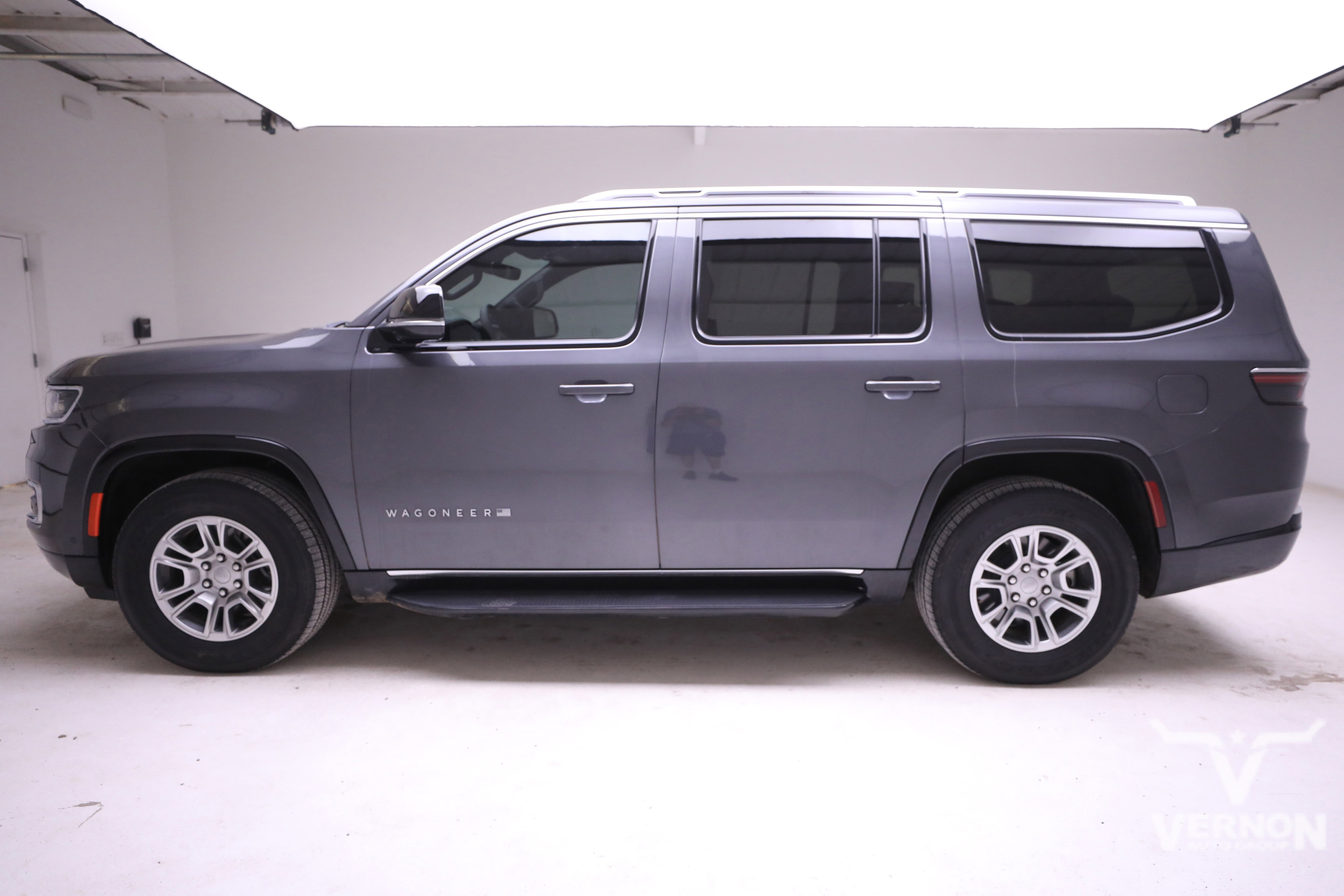 Used 2024 Jeep Wagoneer 4WD w/ HD Trailer Tow Package image 2