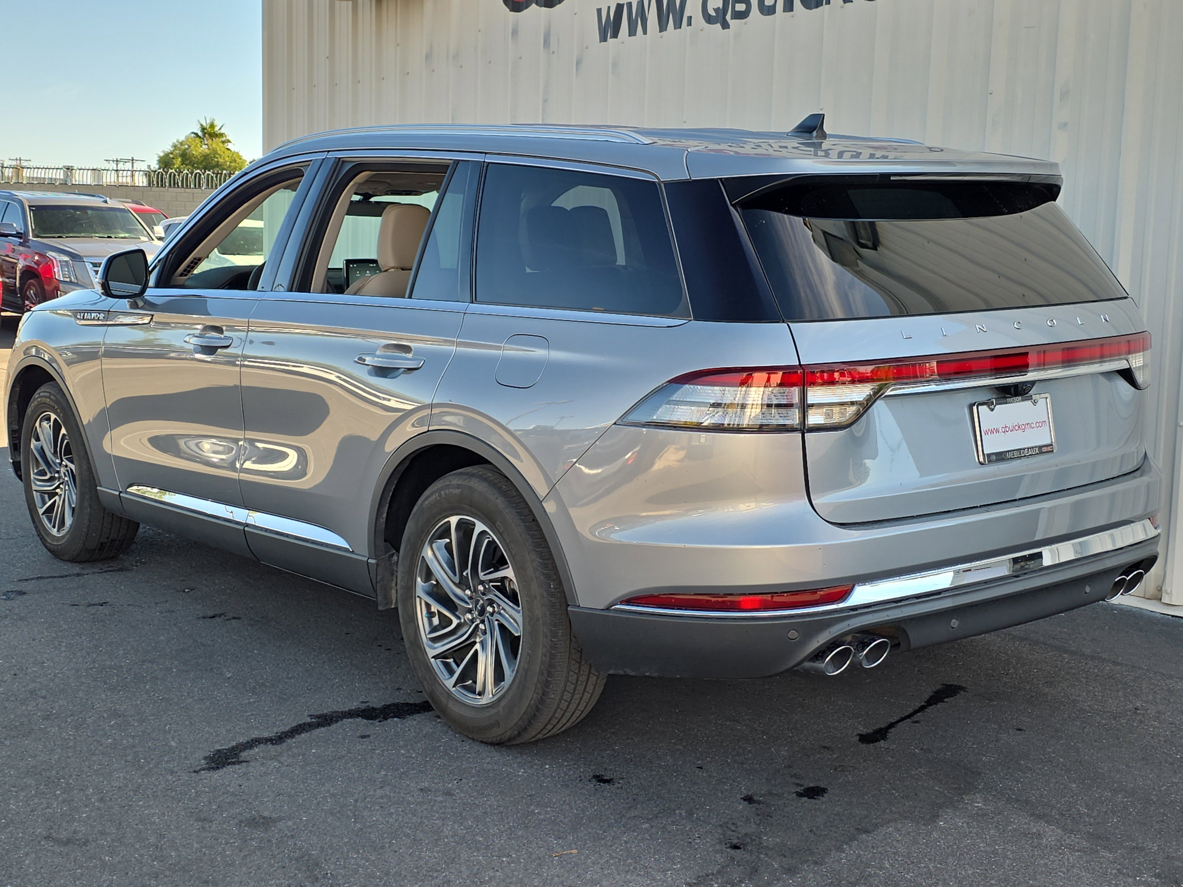 Used 2023 Lincoln Aviator 2WD w/ Elements Package image 6
