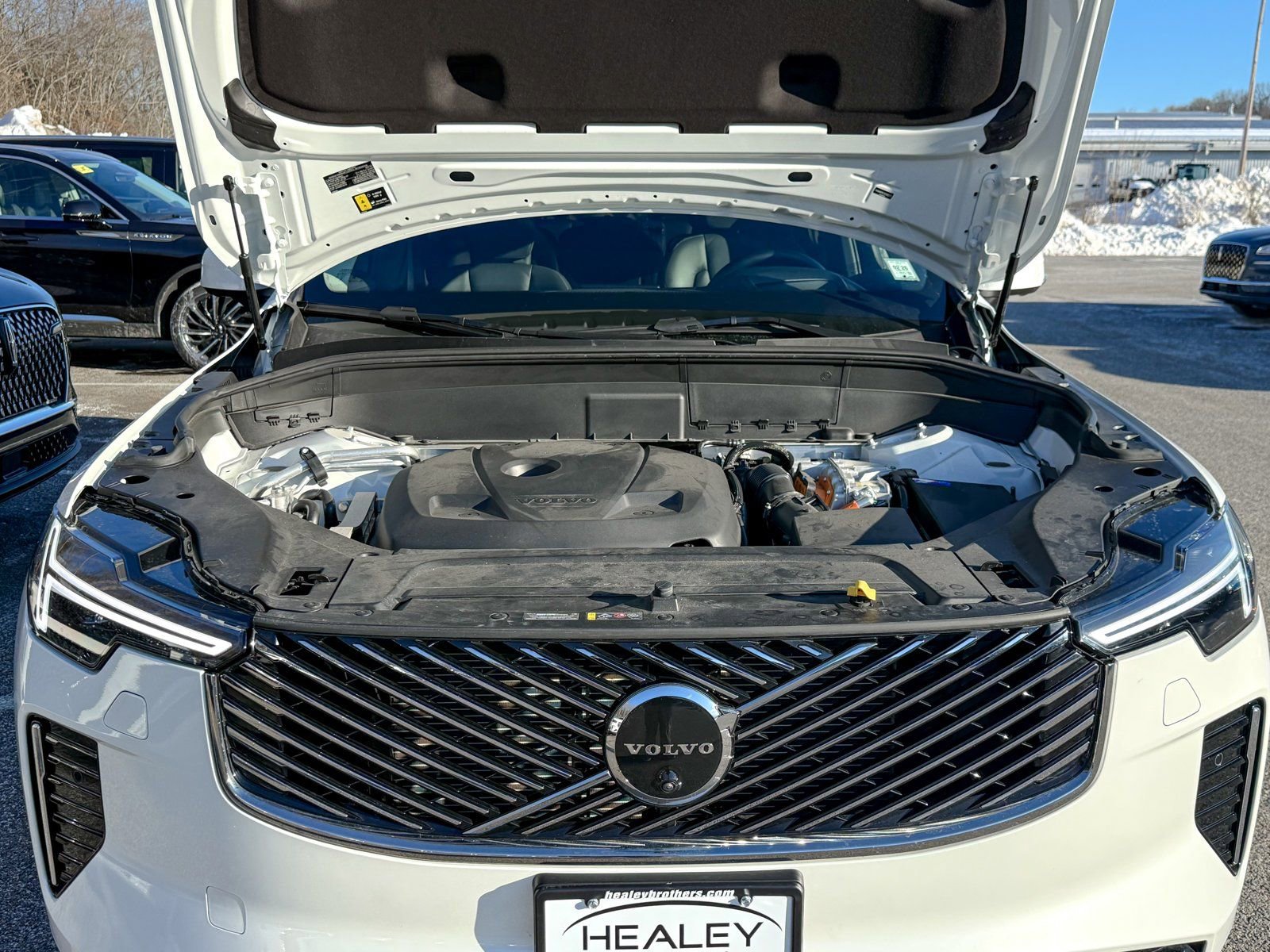 Used 2025 Volvo XC90 T8 Ultra w/ Protection Package AWD/4WD image 15