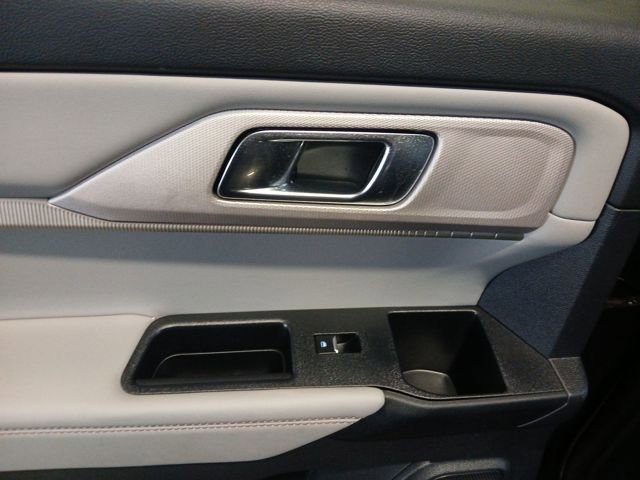 Used 2025 Ford Explorer Active w/ Active Comfort Package image 39