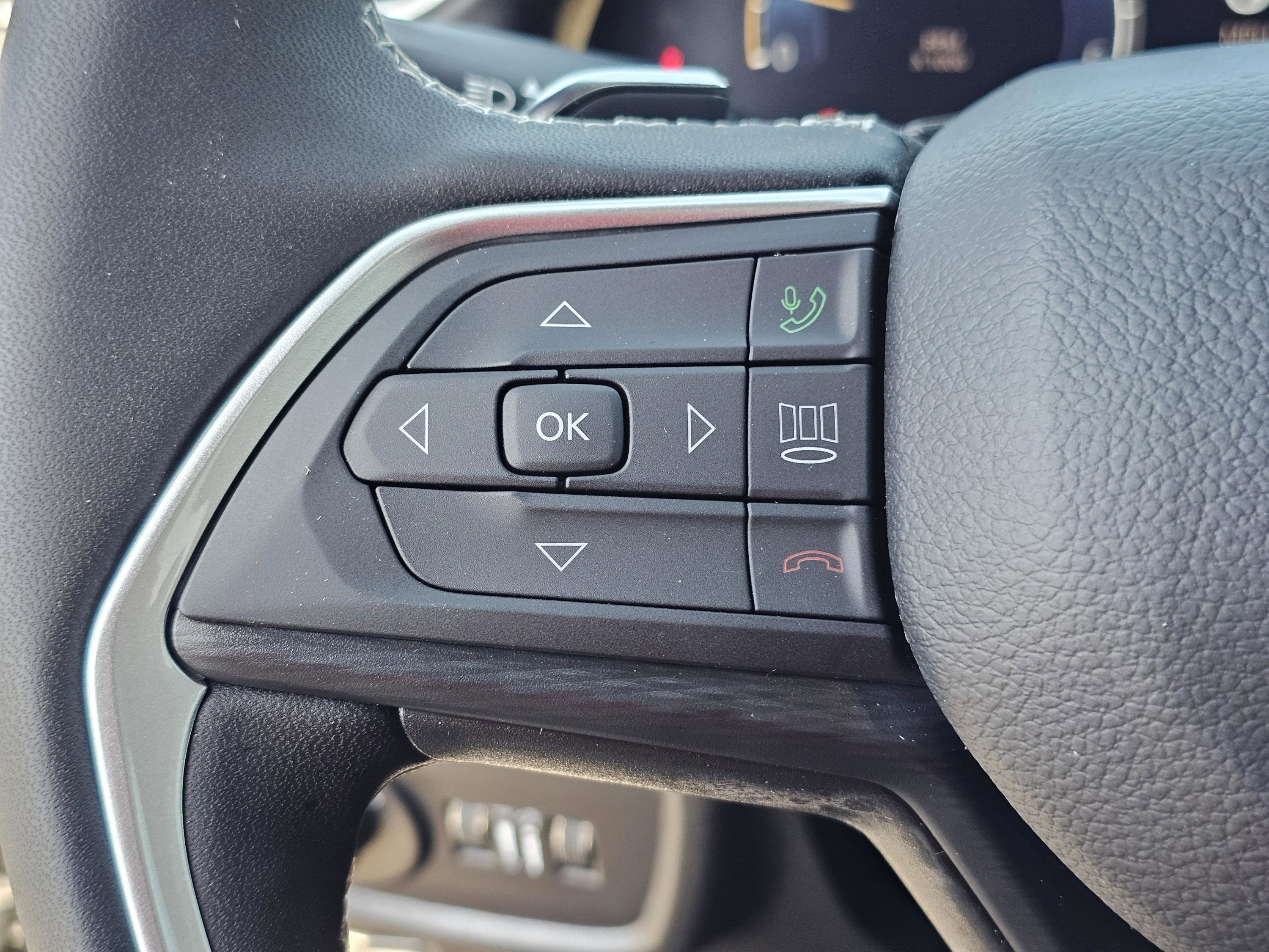 New 2025 Jeep Grand Cherokee L Altitude image 21