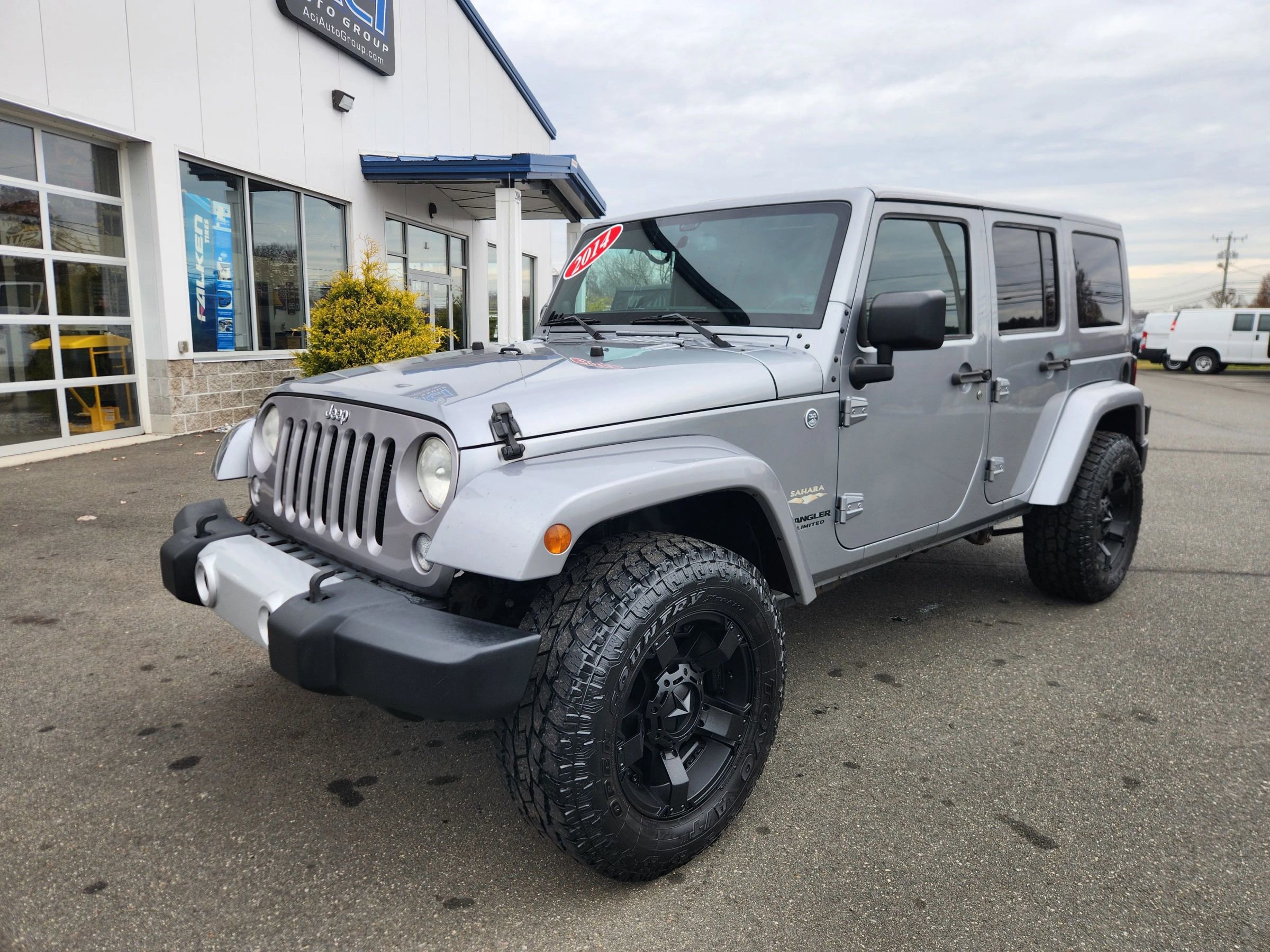 Used 2014 Jeep Wrangler Unlimited Sahara w/ Max Tow Package image 5