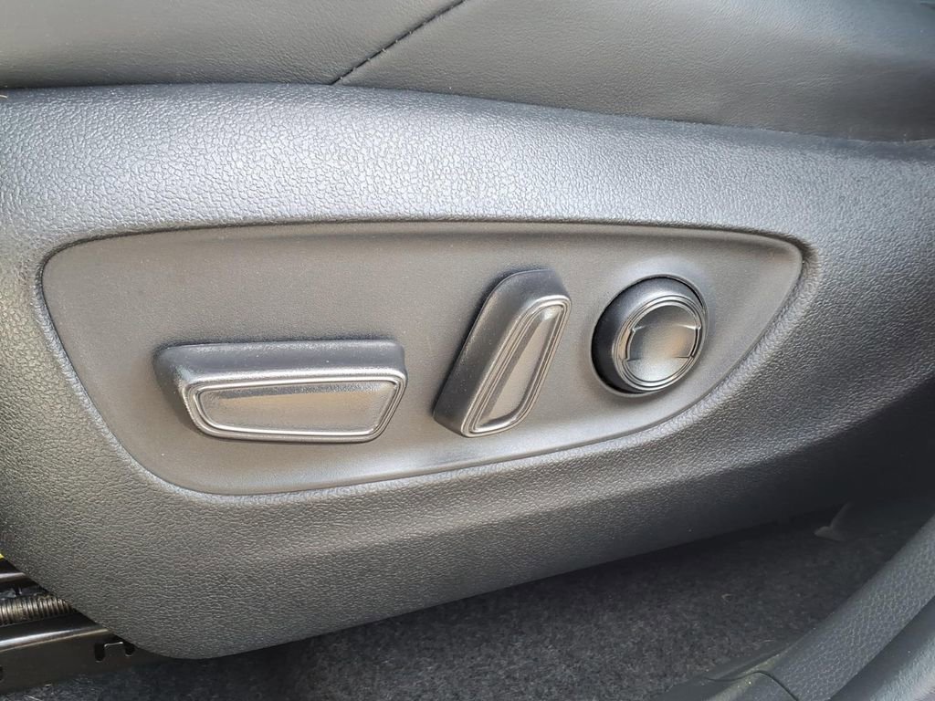 Used 2024 Toyota RAV4 XSE w/ Advanced Technology Package image 4