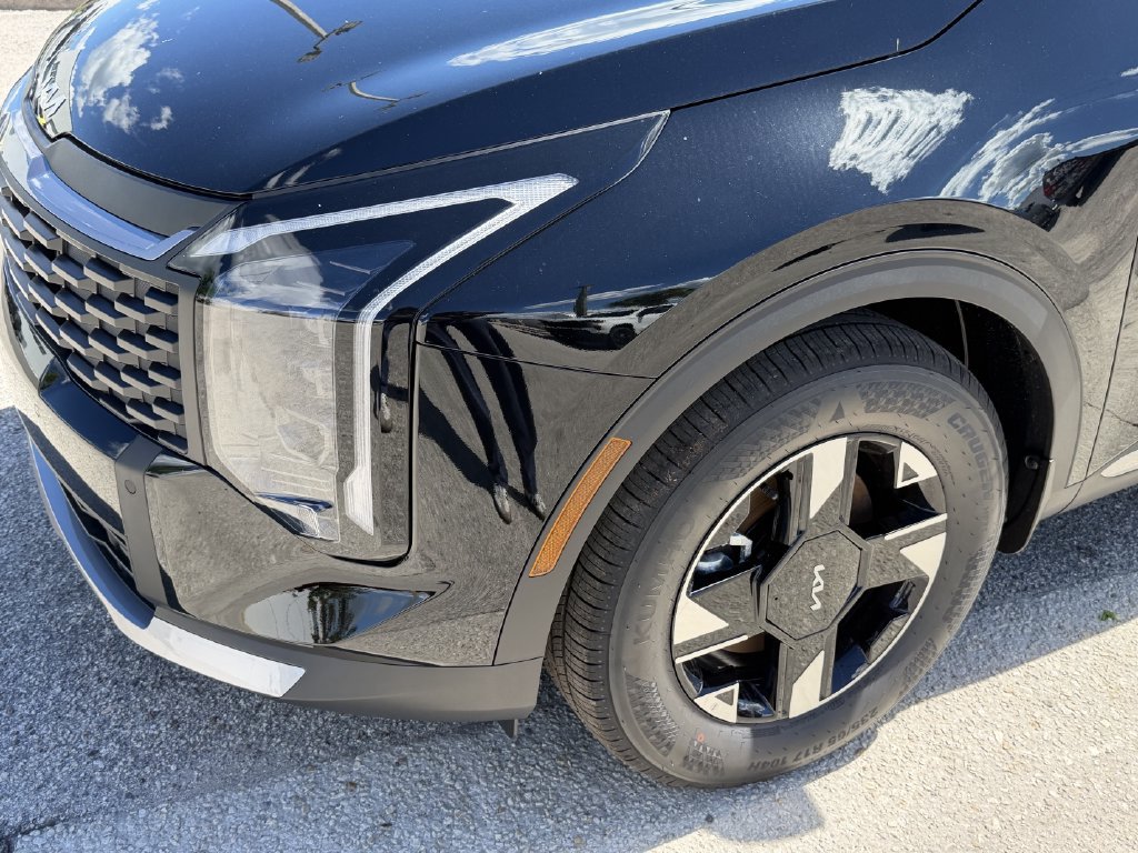 New 2027 Kia Sportage LX FWD image 7