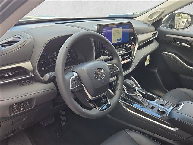 New 2026 Toyota Highlander Limited AWD/4WD image 3