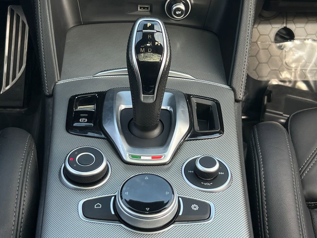 Used 2023 Alfa Romeo Stelvio Veloce image 23