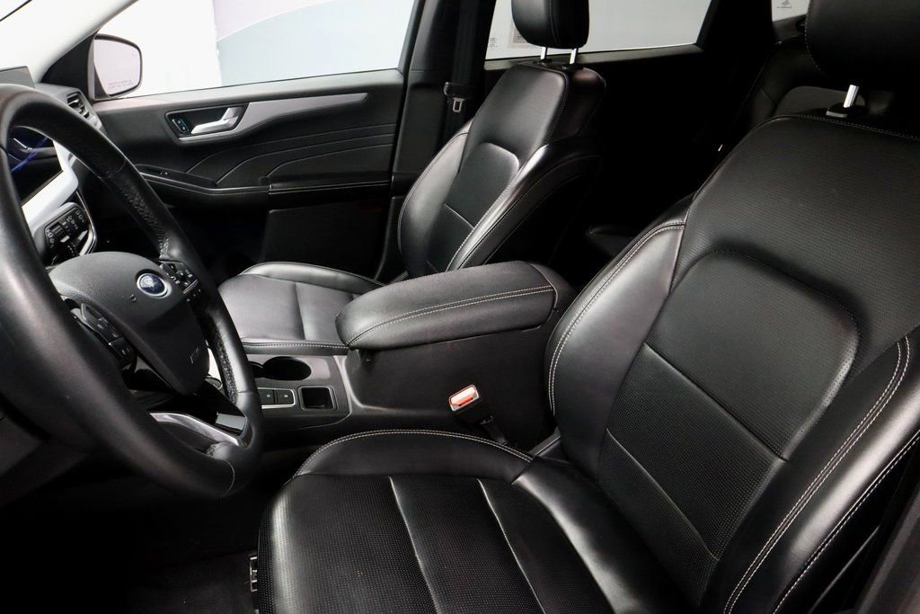 Certified 2024 Ford Escape Platinum image 26