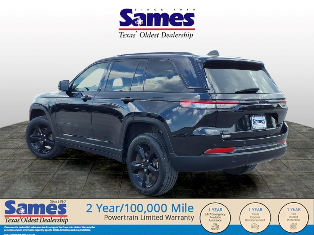 Used 2024 Jeep Grand Cherokee Altitude AWD/4WD image 5