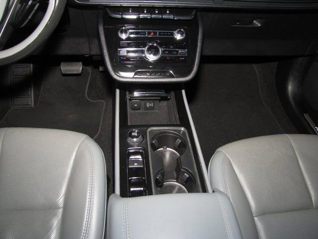 Used 2020 Lincoln Corsair Reserve image 16