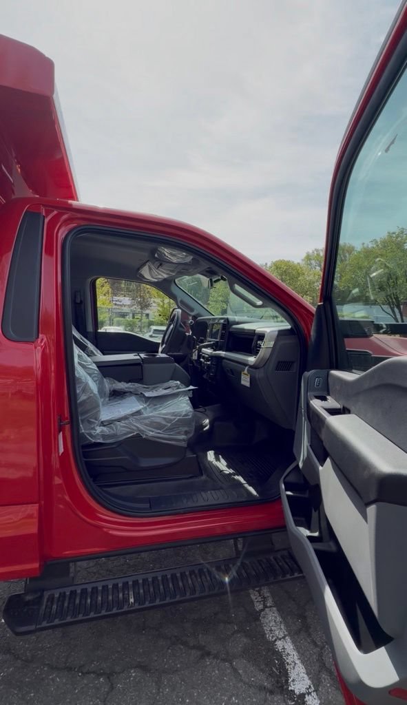 New 2026 Ford F550 4x4 Regular Cab Super Duty image 2