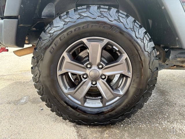 Used 2017 Jeep Wrangler Unlimited Rubicon AWD/4WD image 16
