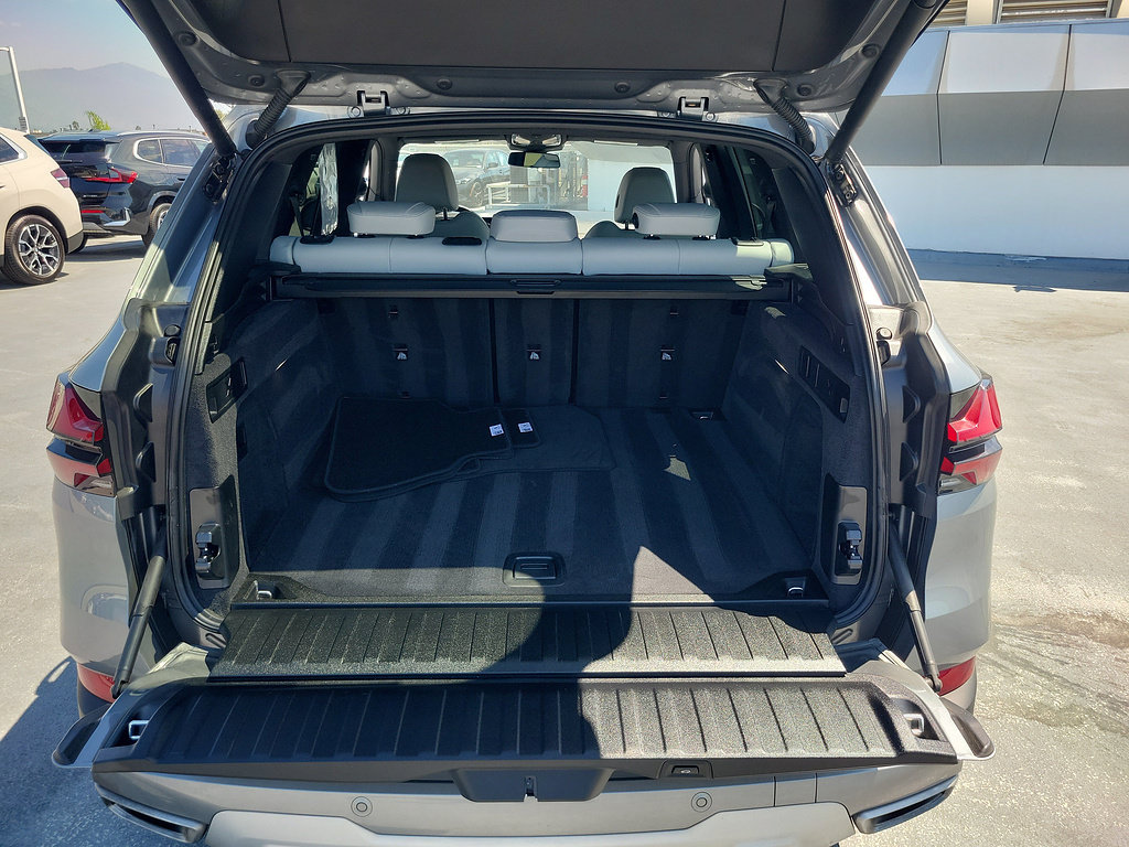 Used 2024 BMW X5 sDrive40i w/ Parking Assistance Package RWD image 9