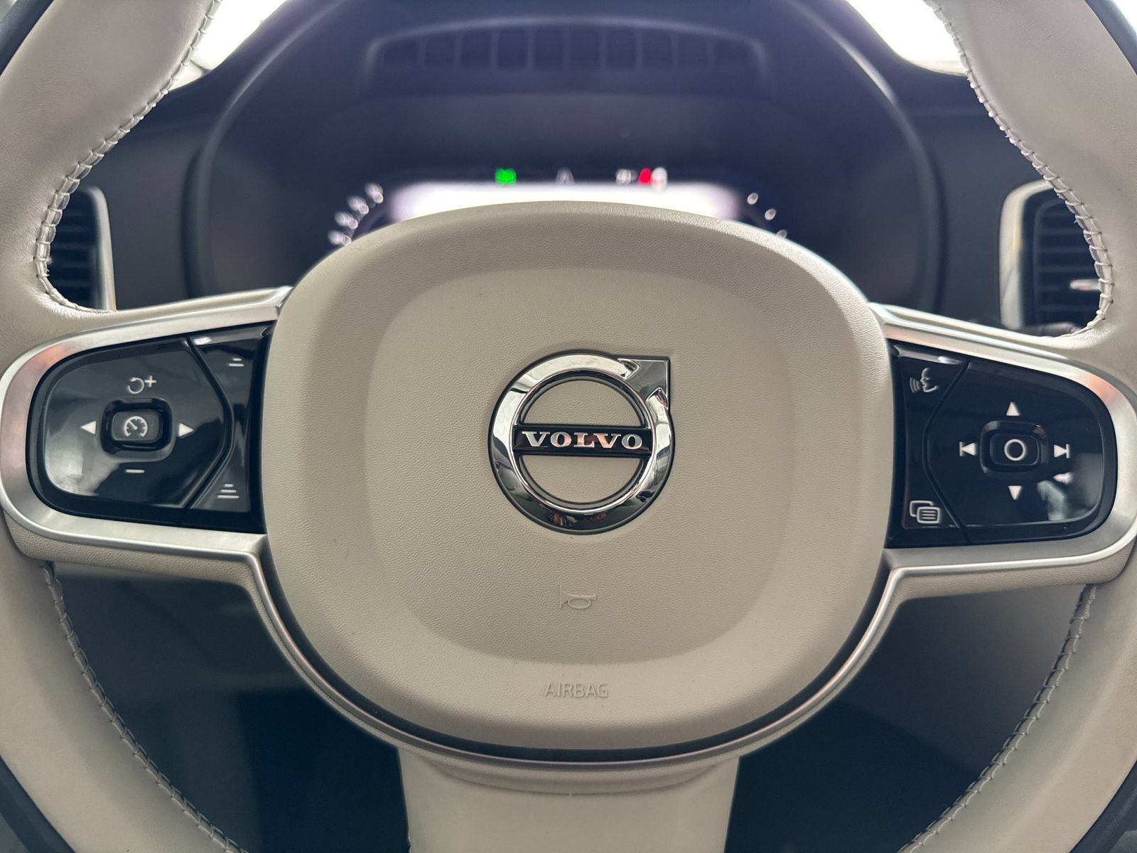 Certified 2023 Volvo XC90 T8 Ultimate AWD/4WD image 29