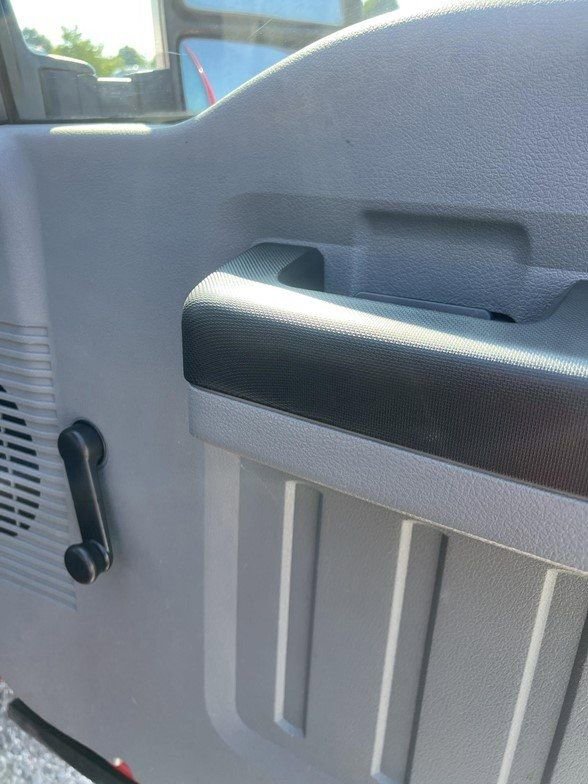 Used 2011 Ford F250 XL w/ XL Value Pkg image 32