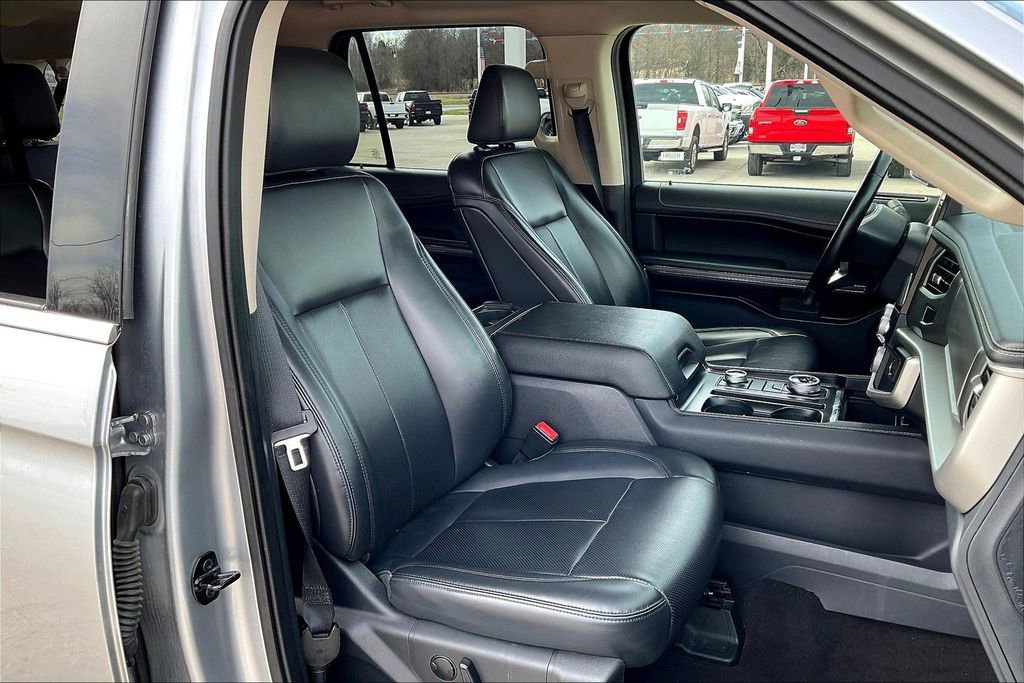Used 2023 Ford Expedition Max XLT AWD/4WD image 7