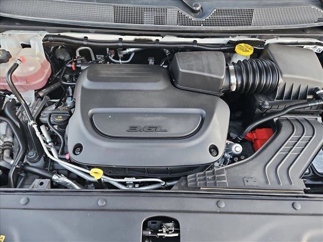 Used 2024 Chrysler Pacifica Touring-L image 22