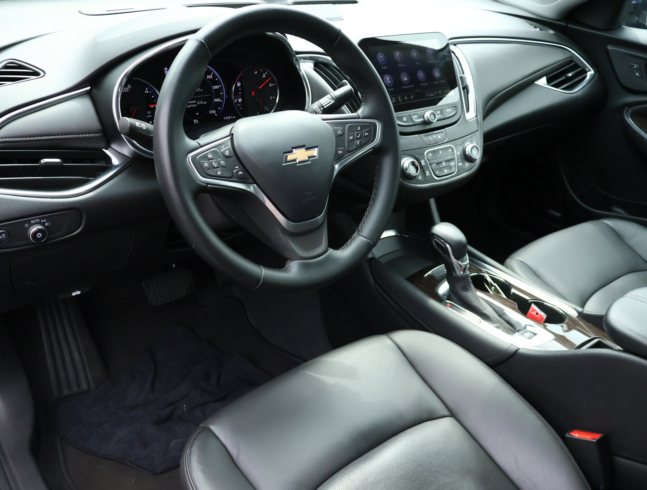 Used 2023 Chevrolet Malibu LT FWD image 3