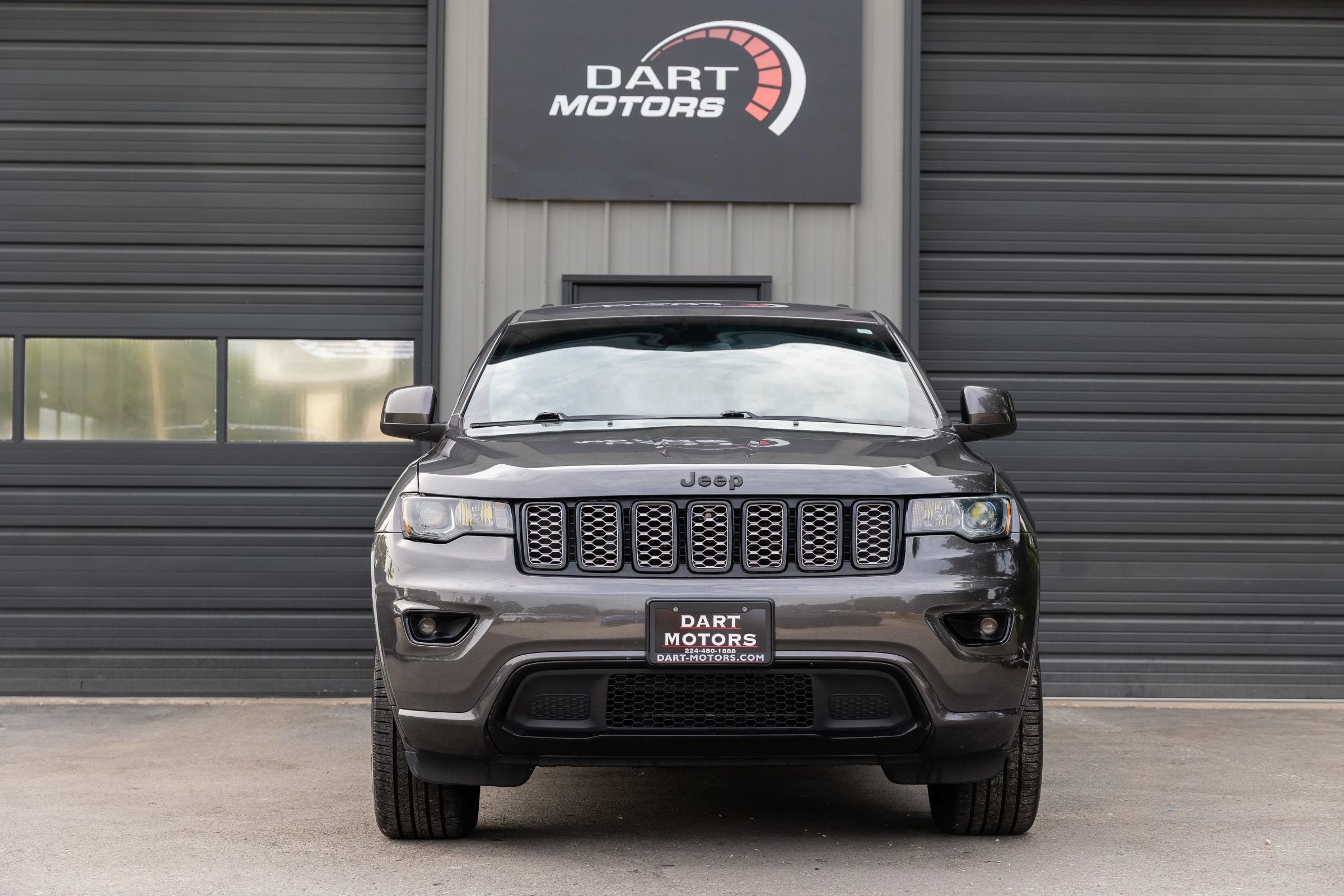 Used 2021 Jeep Grand Cherokee Laredo X AWD/4WD image 2