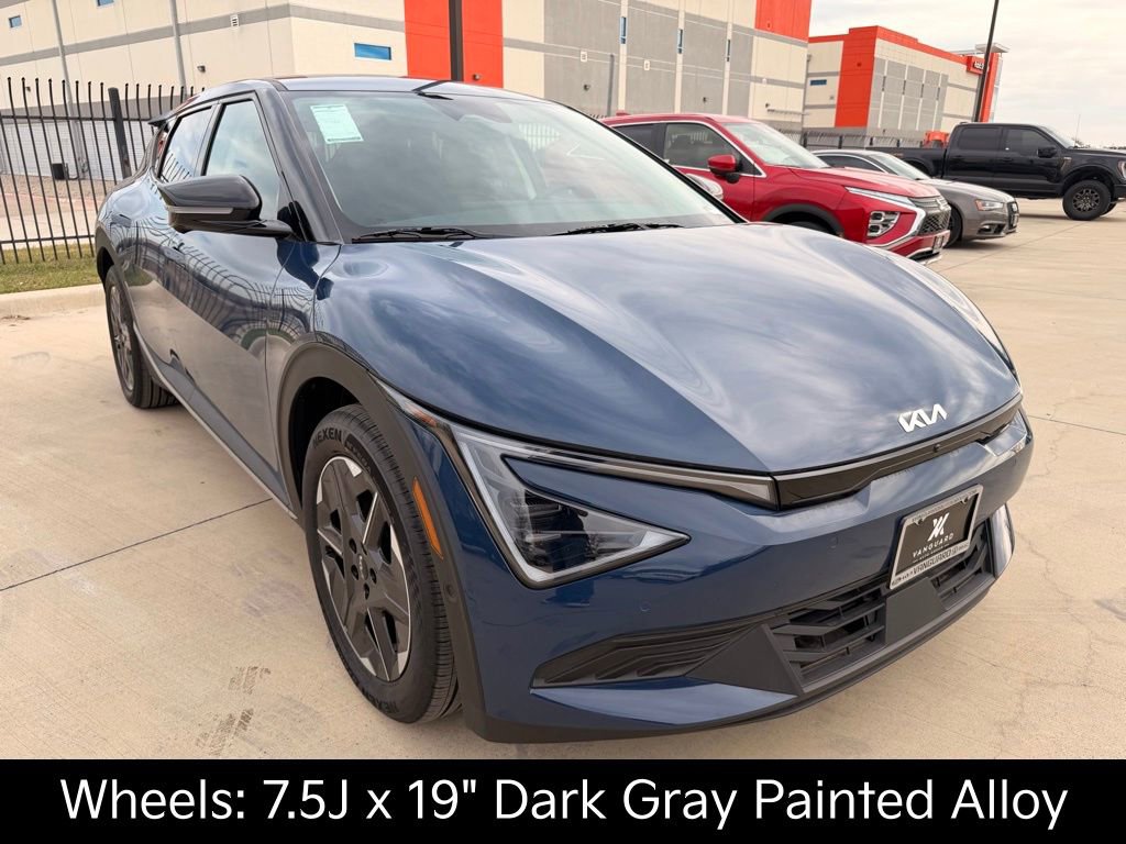 New 2025 Kia EV6 Light w/ Light LR Technology Package RWD image 5
