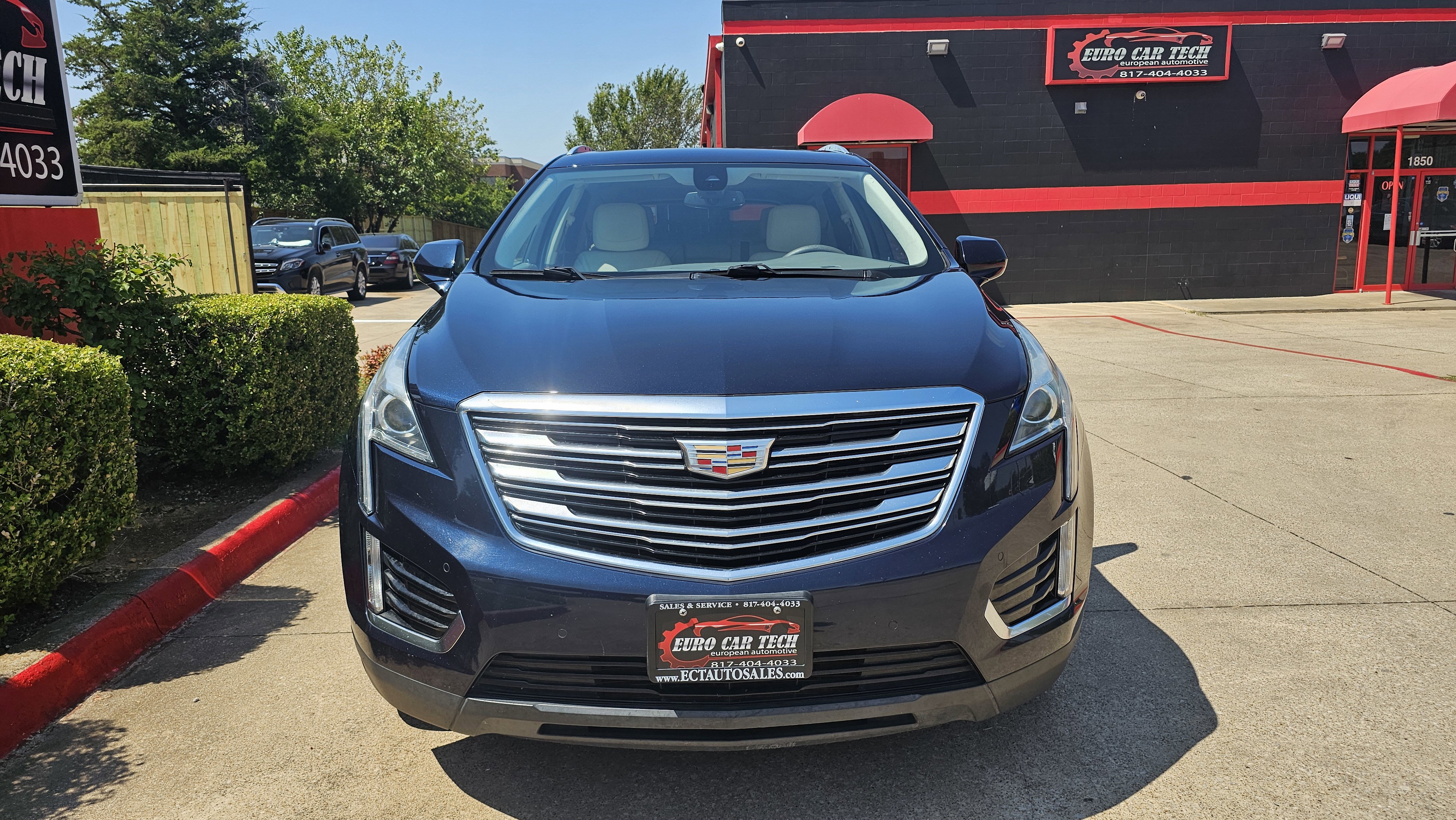 Used 2017 Cadillac XT5 Luxury w/ Driver Awareness Package FWD image 5