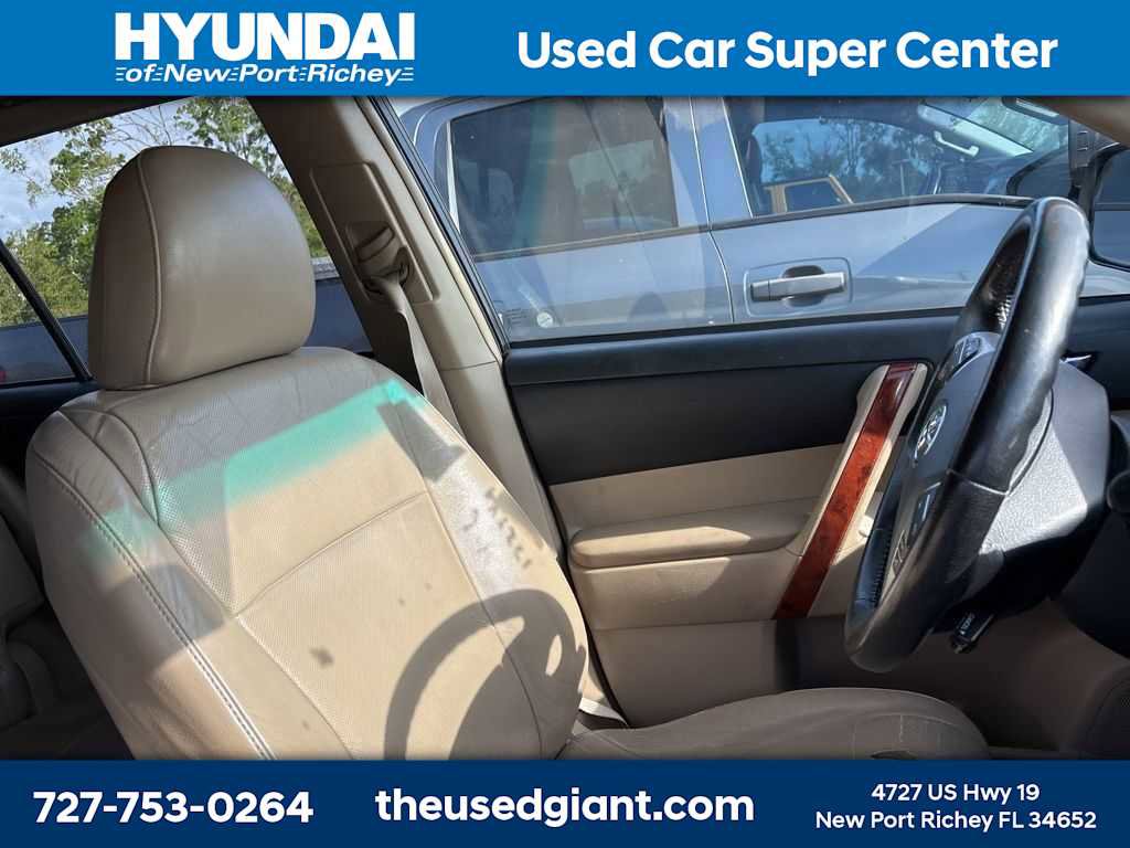 Used 2011 Toyota Highlander Limited w/ Tow Pkg image 9