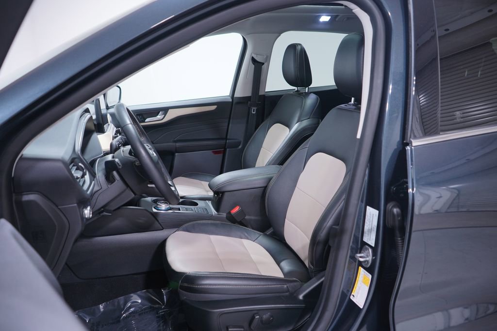 Used 2022 Ford Escape Titanium w/ Titanium Elite Package image 7