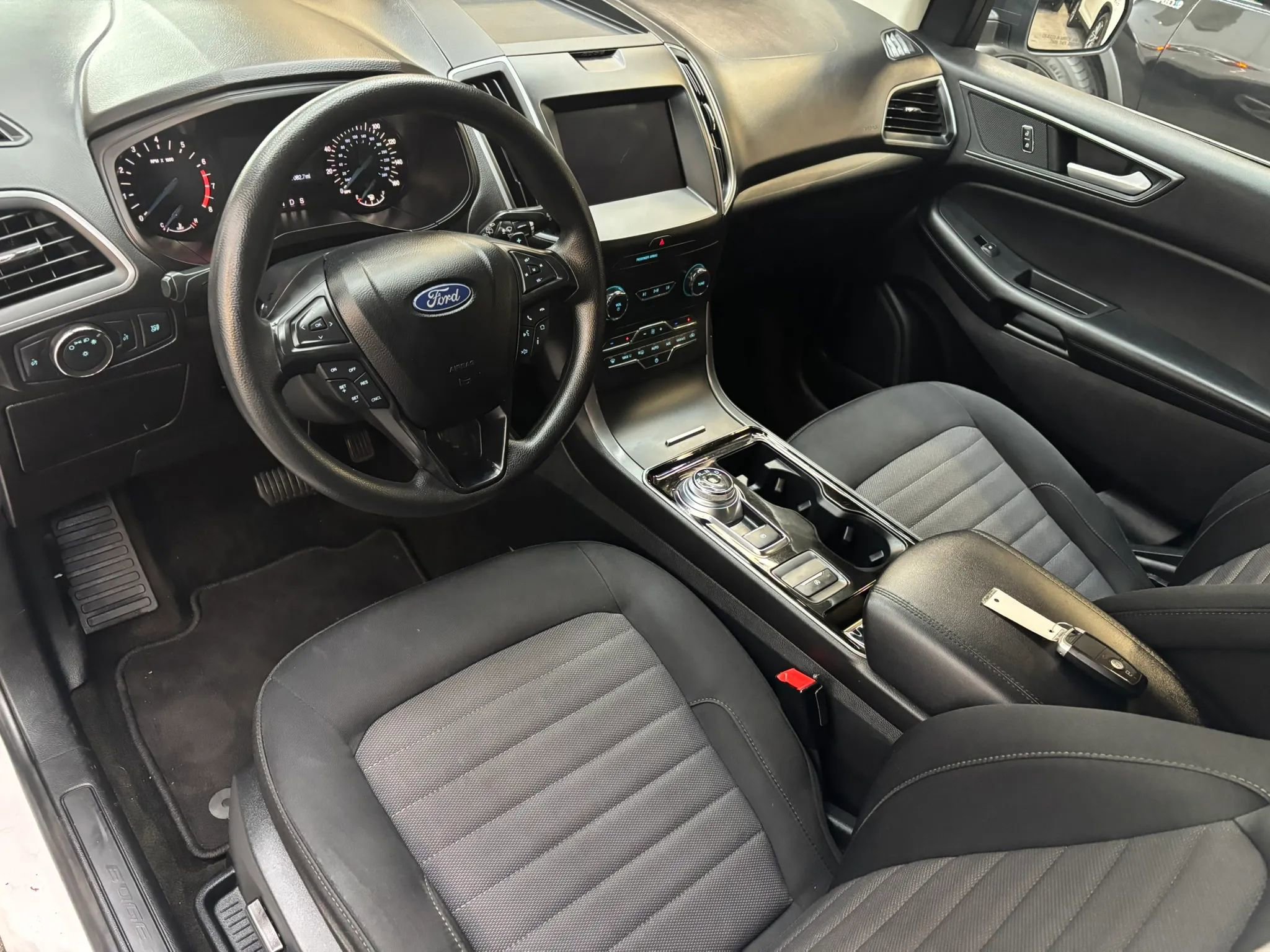 Used 2020 Ford Edge SE AWD/4WD image 12