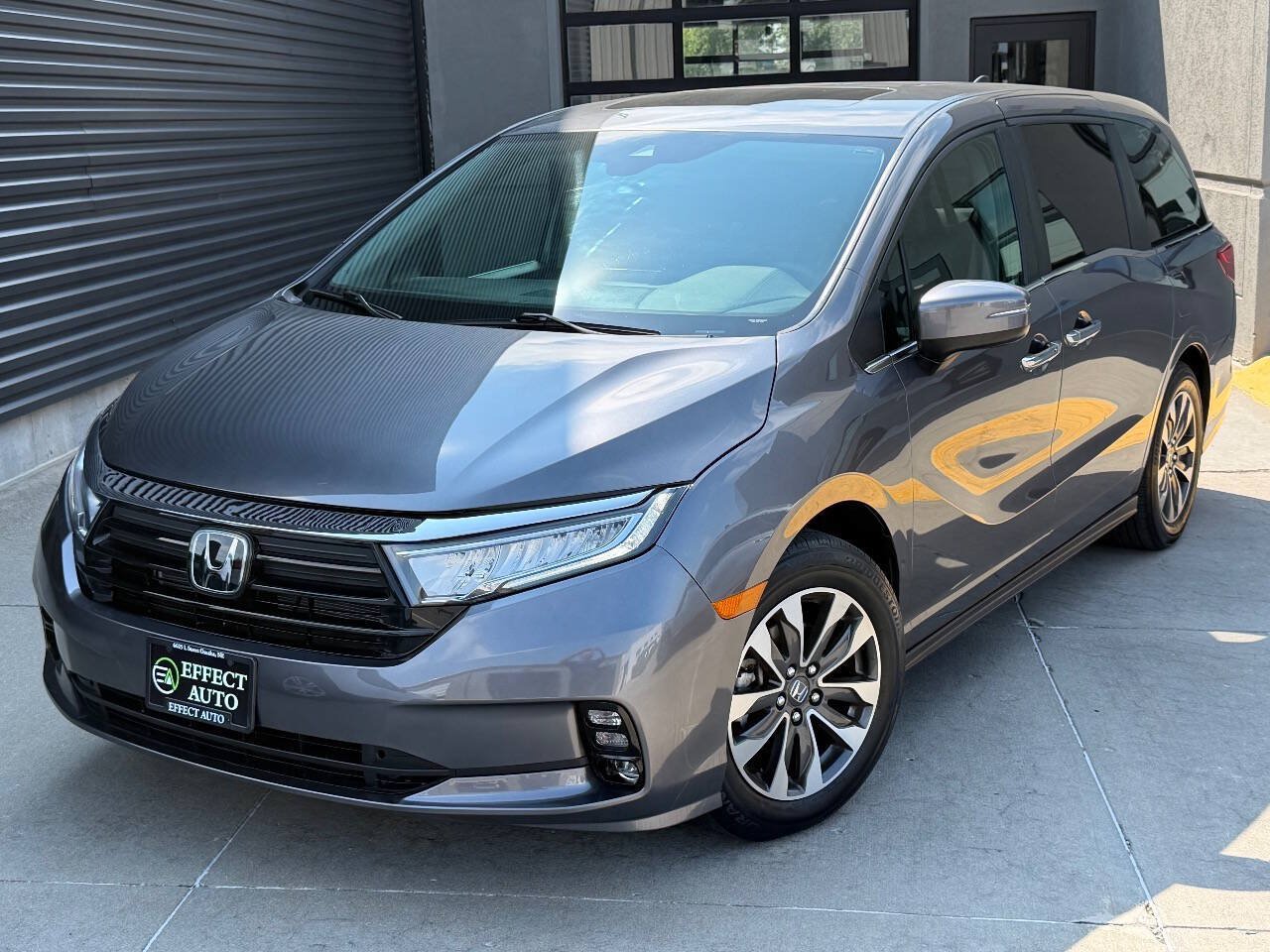 Used 2023 Honda Odyssey EX-L image 2
