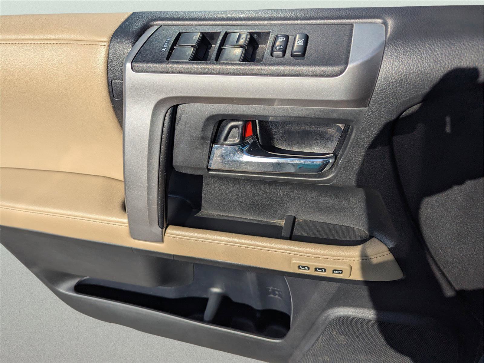 Used 2018 Toyota 4Runner Limited image 19