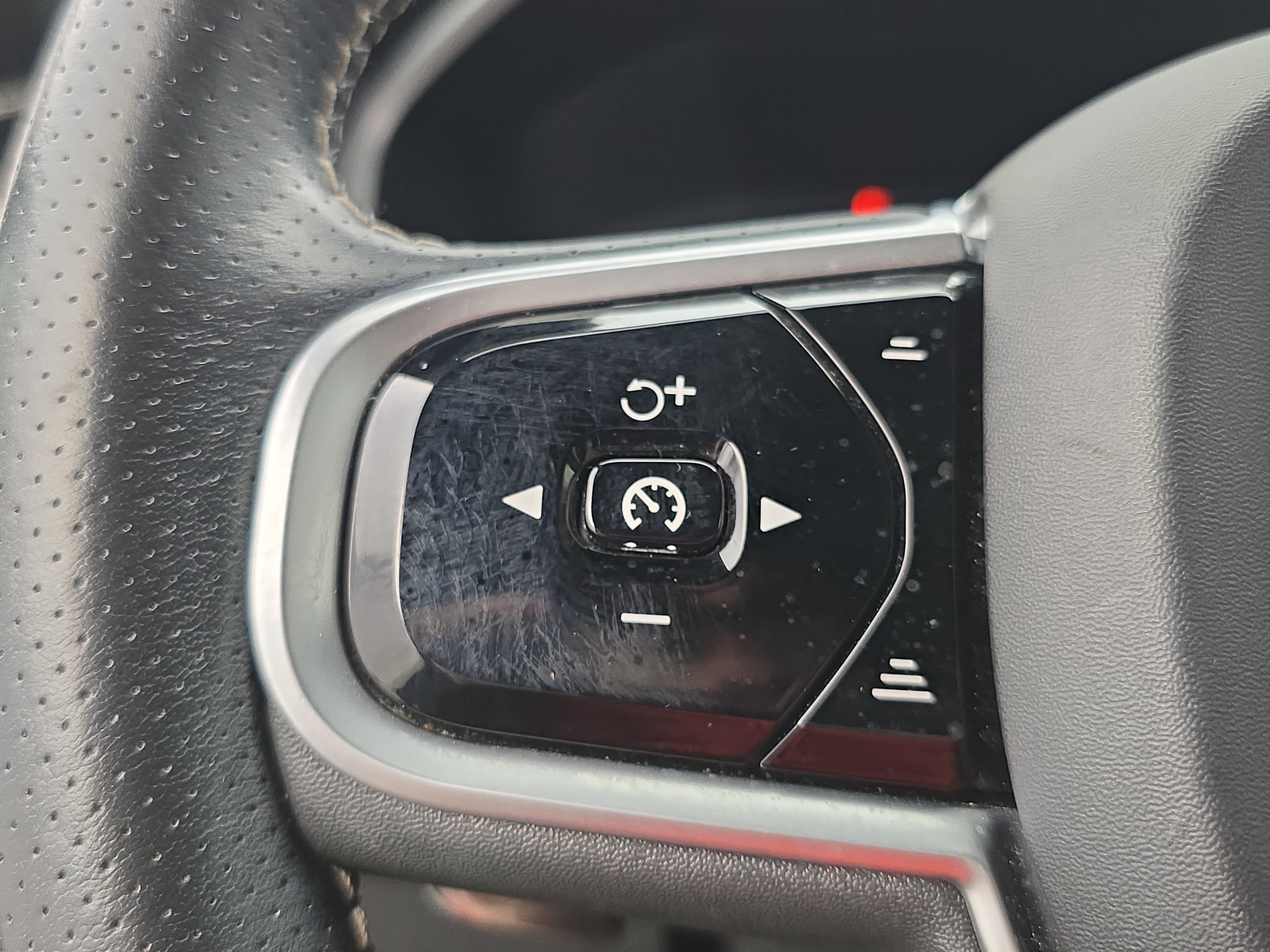 Used 2019 Volvo XC90 T6 R-Design w/ Advanced Package AWD/4WD image 21