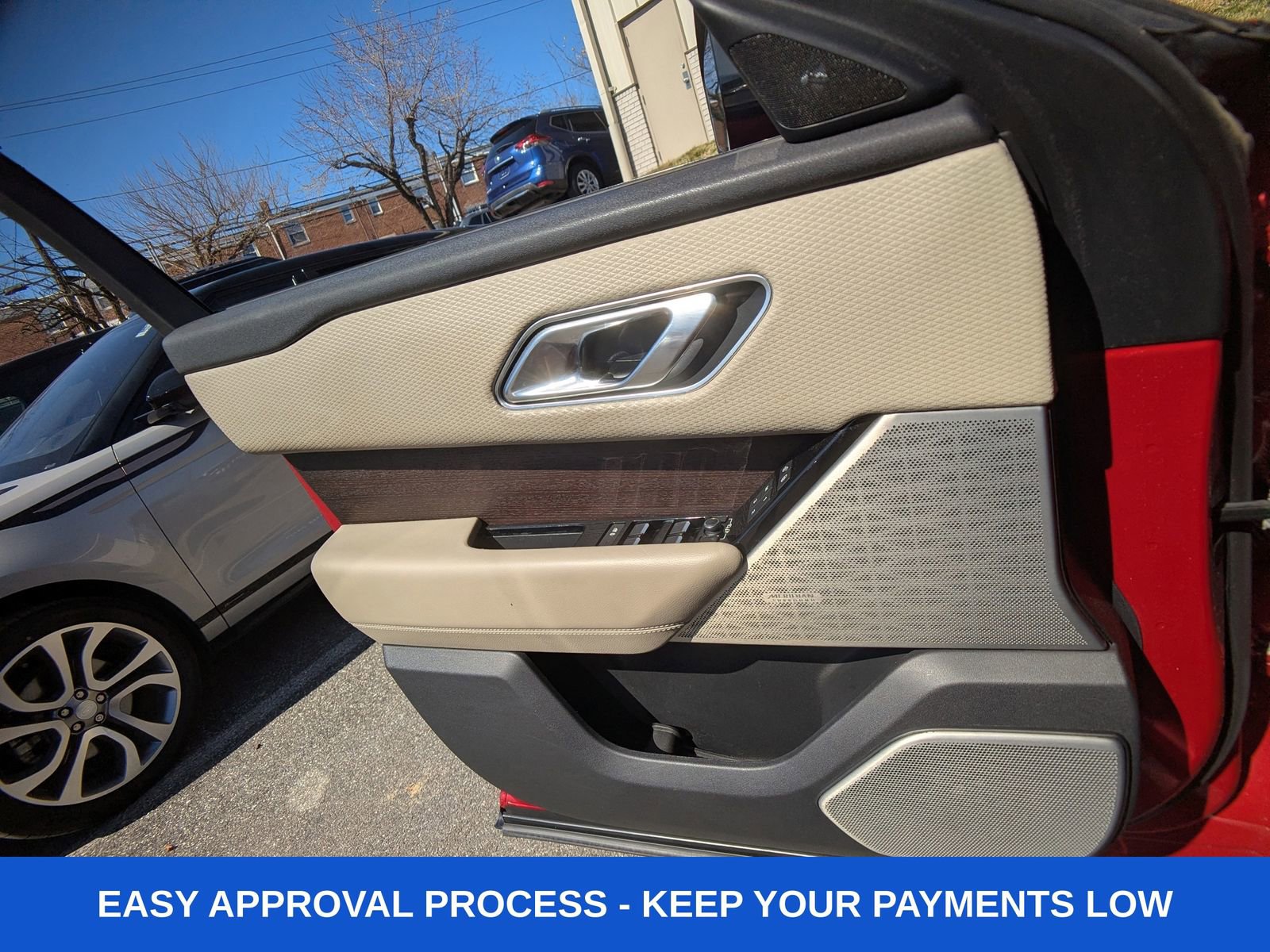 Used 2018 Land Rover Range Rover Velar R-Dynamic SE image 36