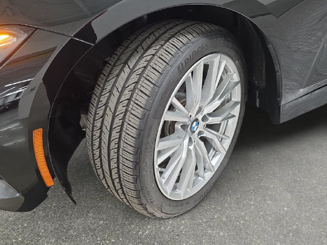 Certified 2024 BMW 330i xDrive Sedan w/ Convenience Package AWD/4WD image 27