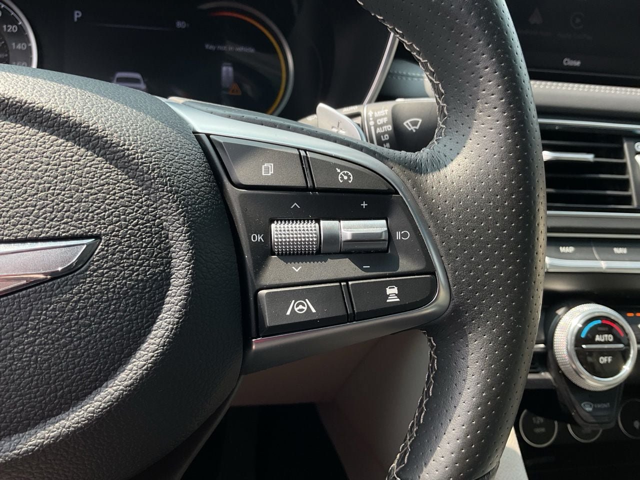 Used 2022 Genesis G70 2.0T w/ Prestige Package RWD image 23