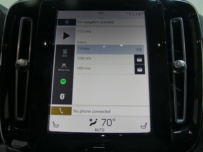 Used 2021 Volvo XC40 T5 Momentum w/ Climate Package image 41