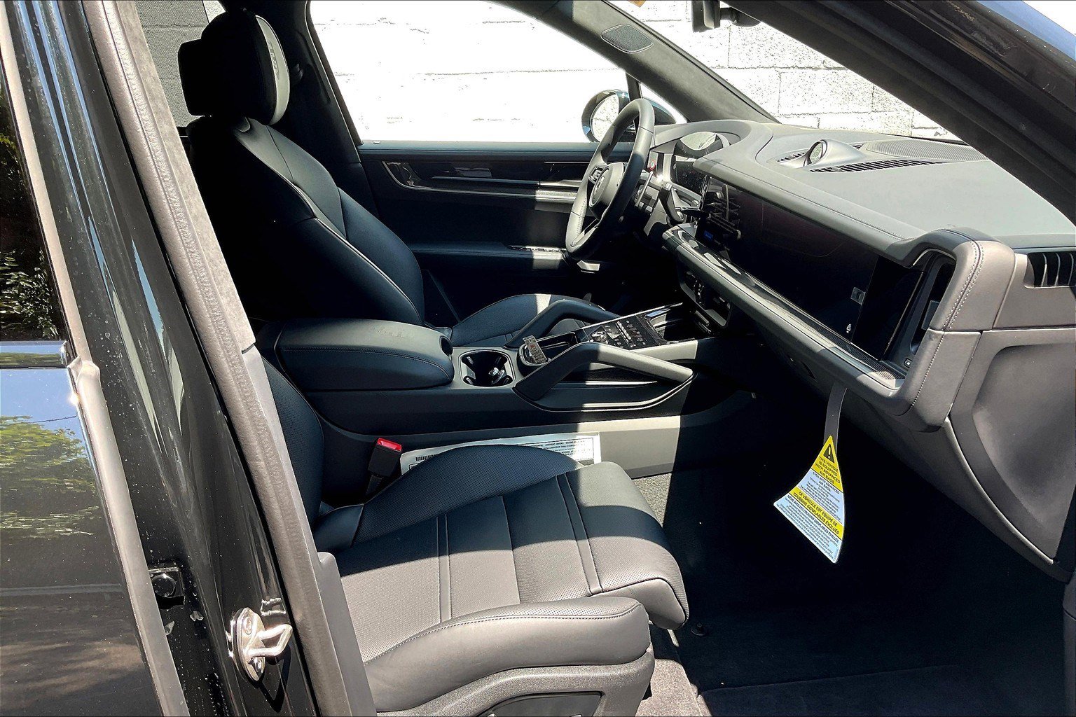 New 2025 Porsche Cayenne Turbo image 5