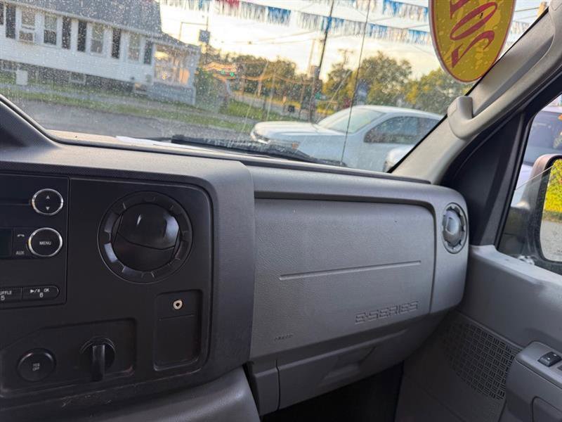 Used 2014 Ford E-150 and Econoline 150 E-150 w/ Power Group image 35