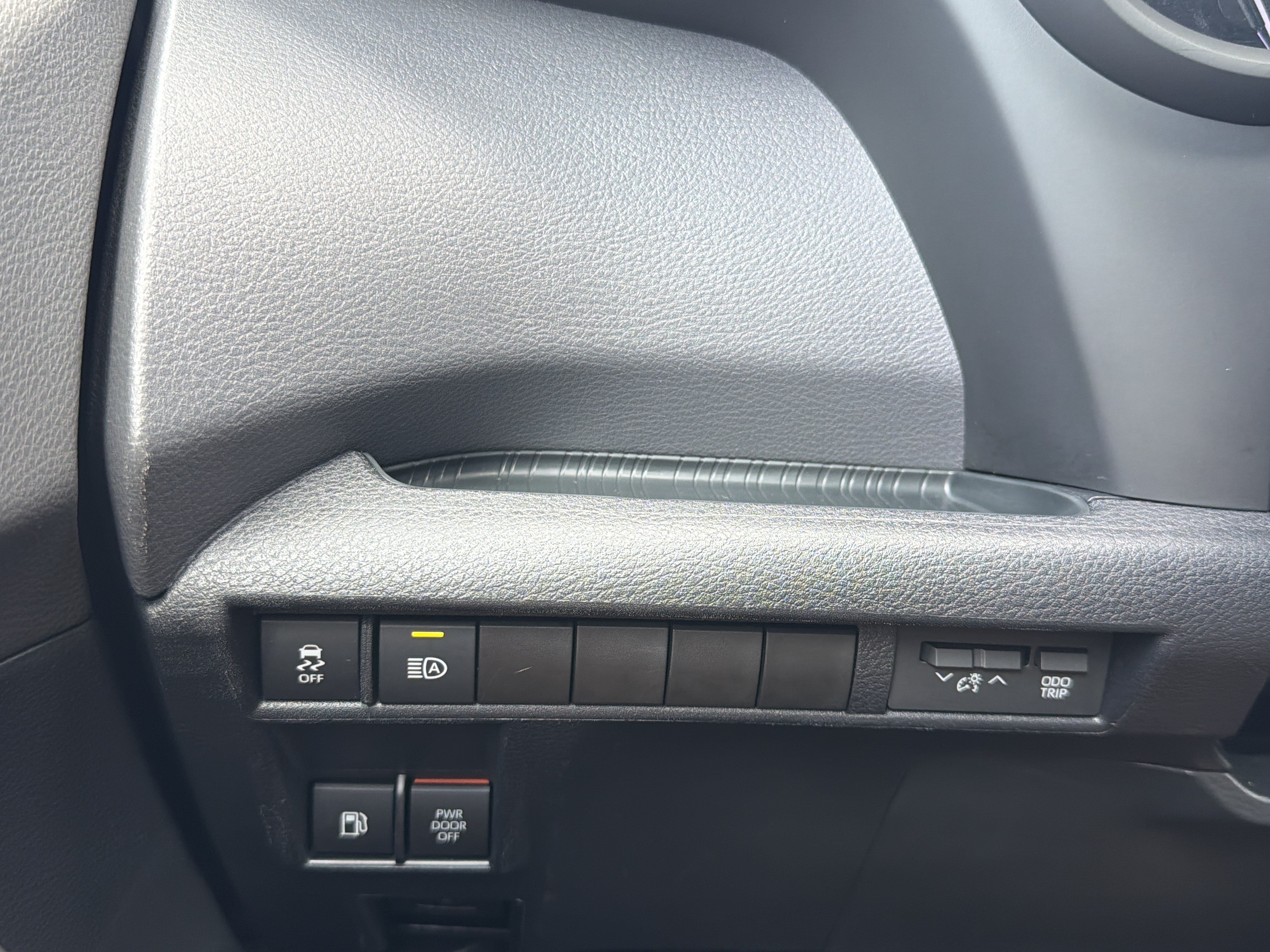 Used 2022 Toyota Sienna XSE FWD image 13