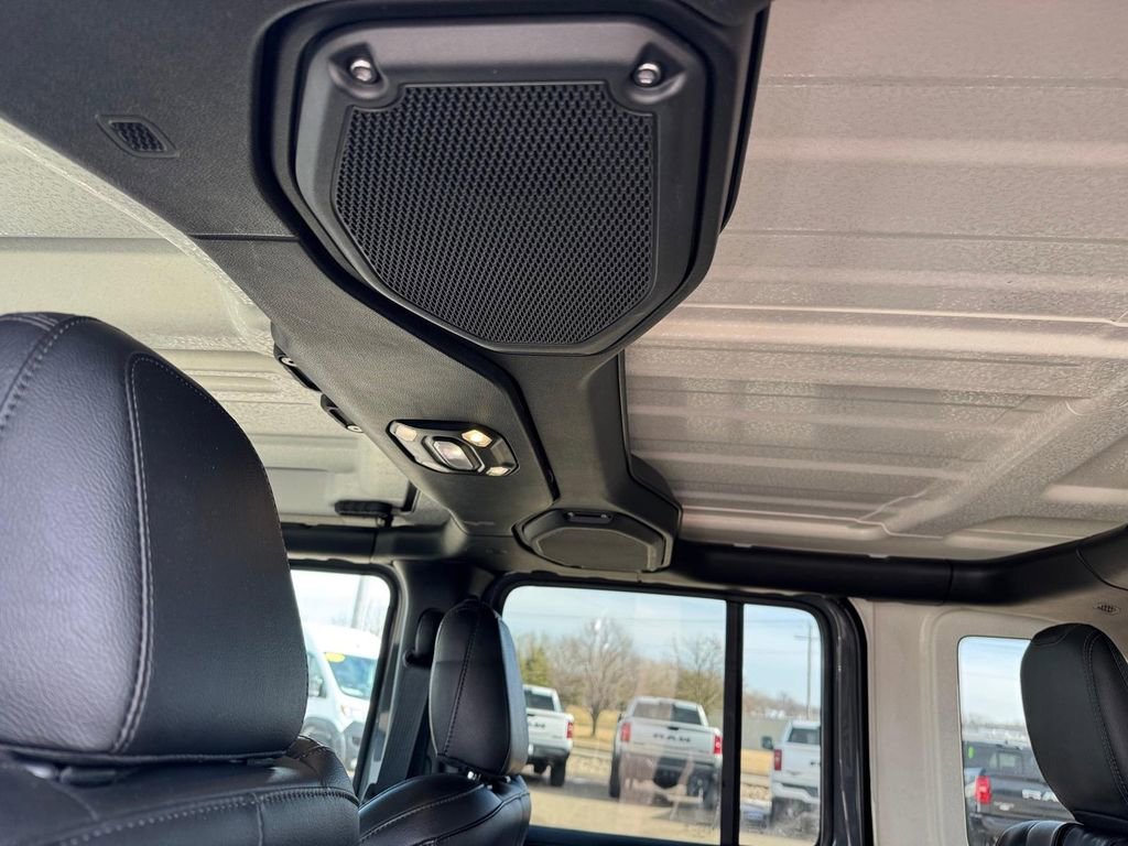 Used 2022 Jeep Wrangler Unlimited Sahara image 10
