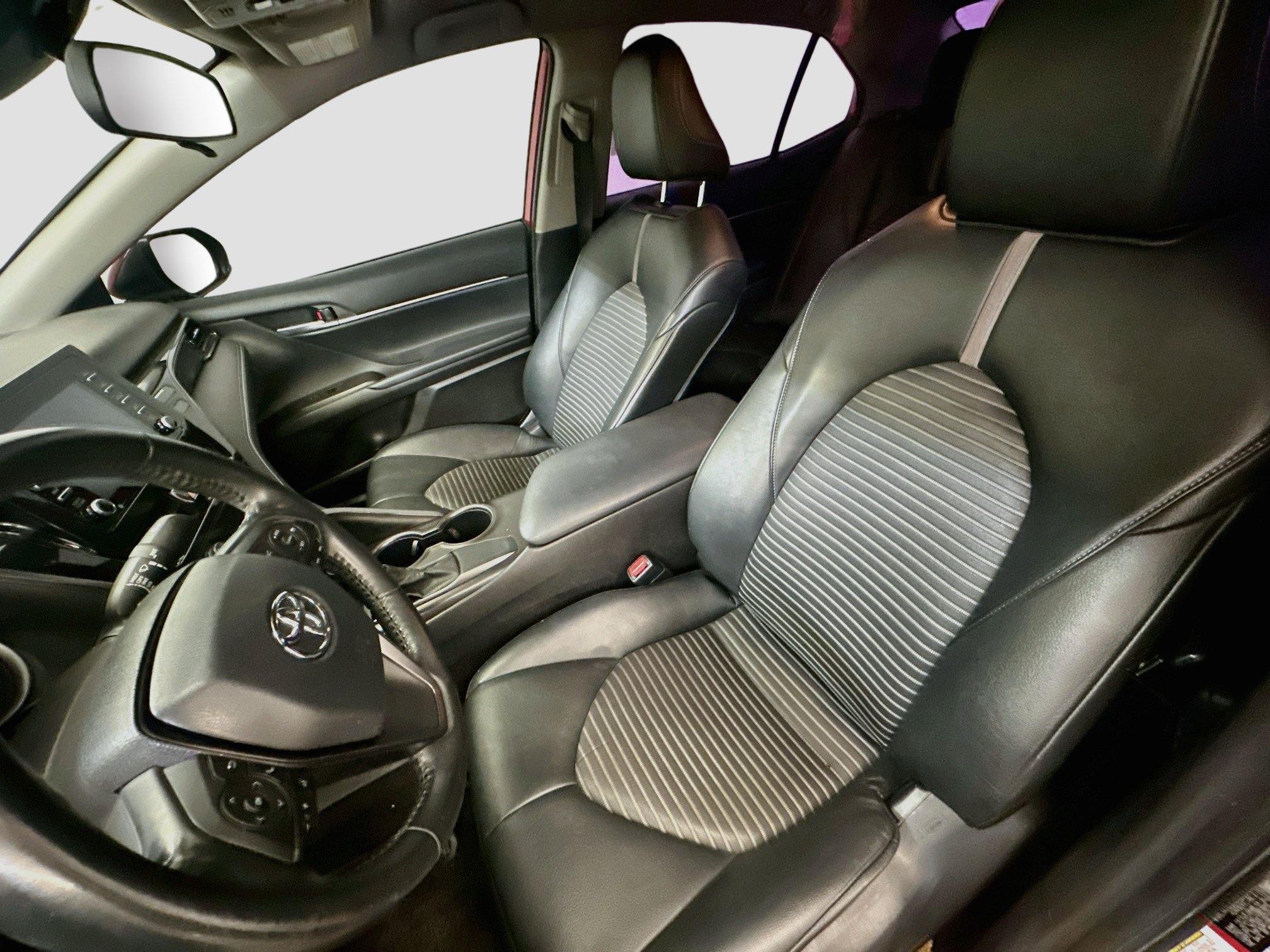Used 2021 Toyota Camry SE FWD image 15